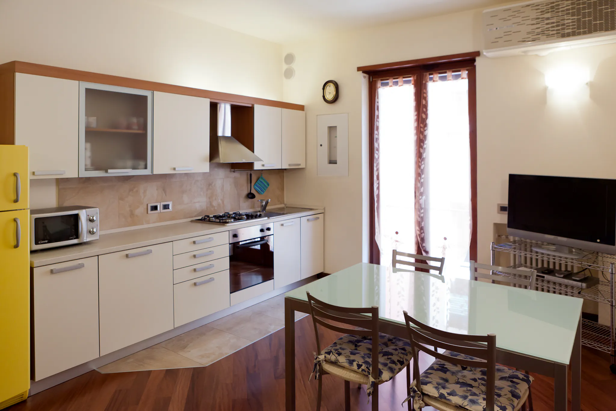 Vicolo Pomo D'Oro, Verona preview