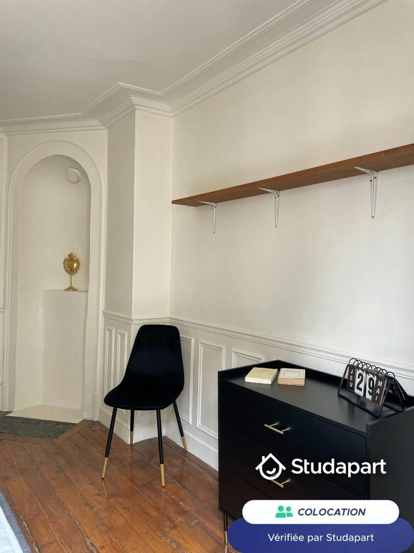Private room for rent on Rue Rodier, Paris - Vue 5