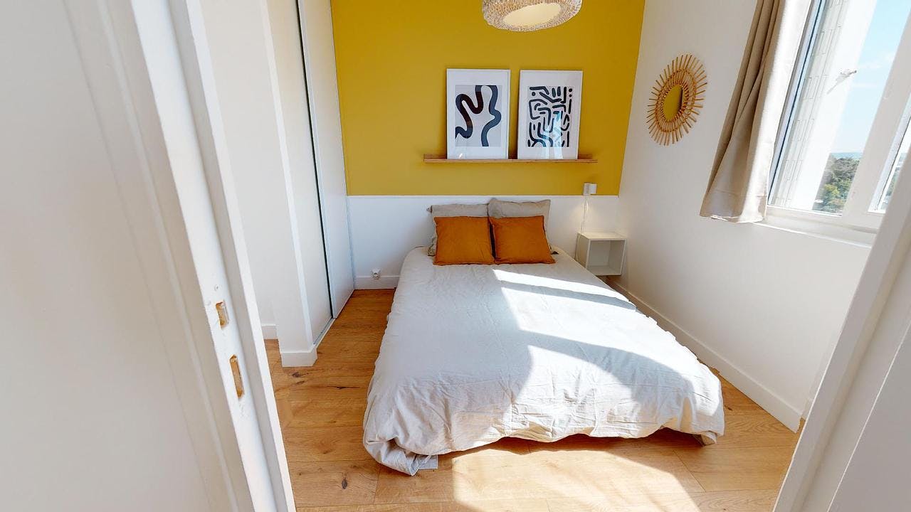 Rue Edouard Branly, Bron preview