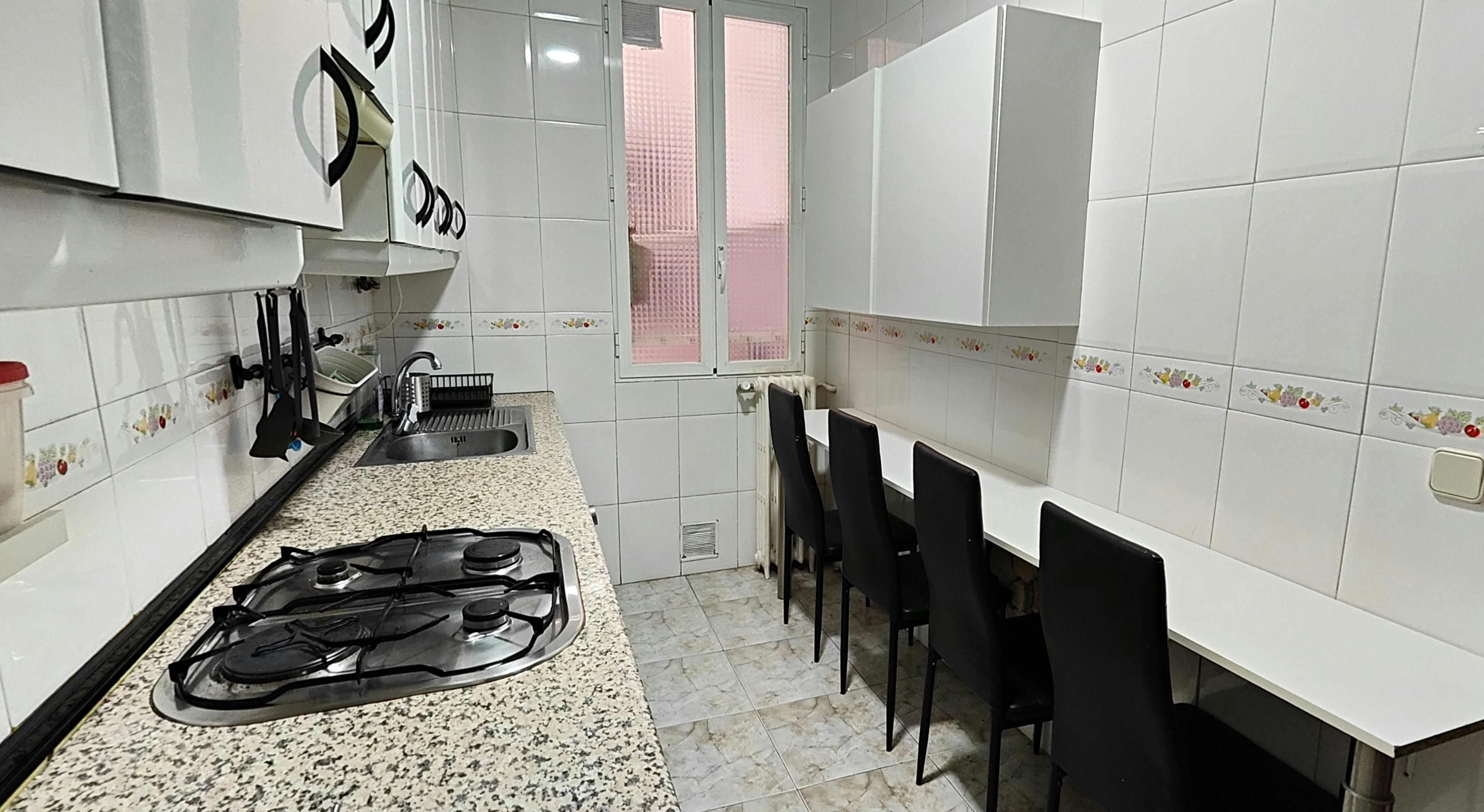 Single room Madrid, 1 bed, 12m² — photo 1