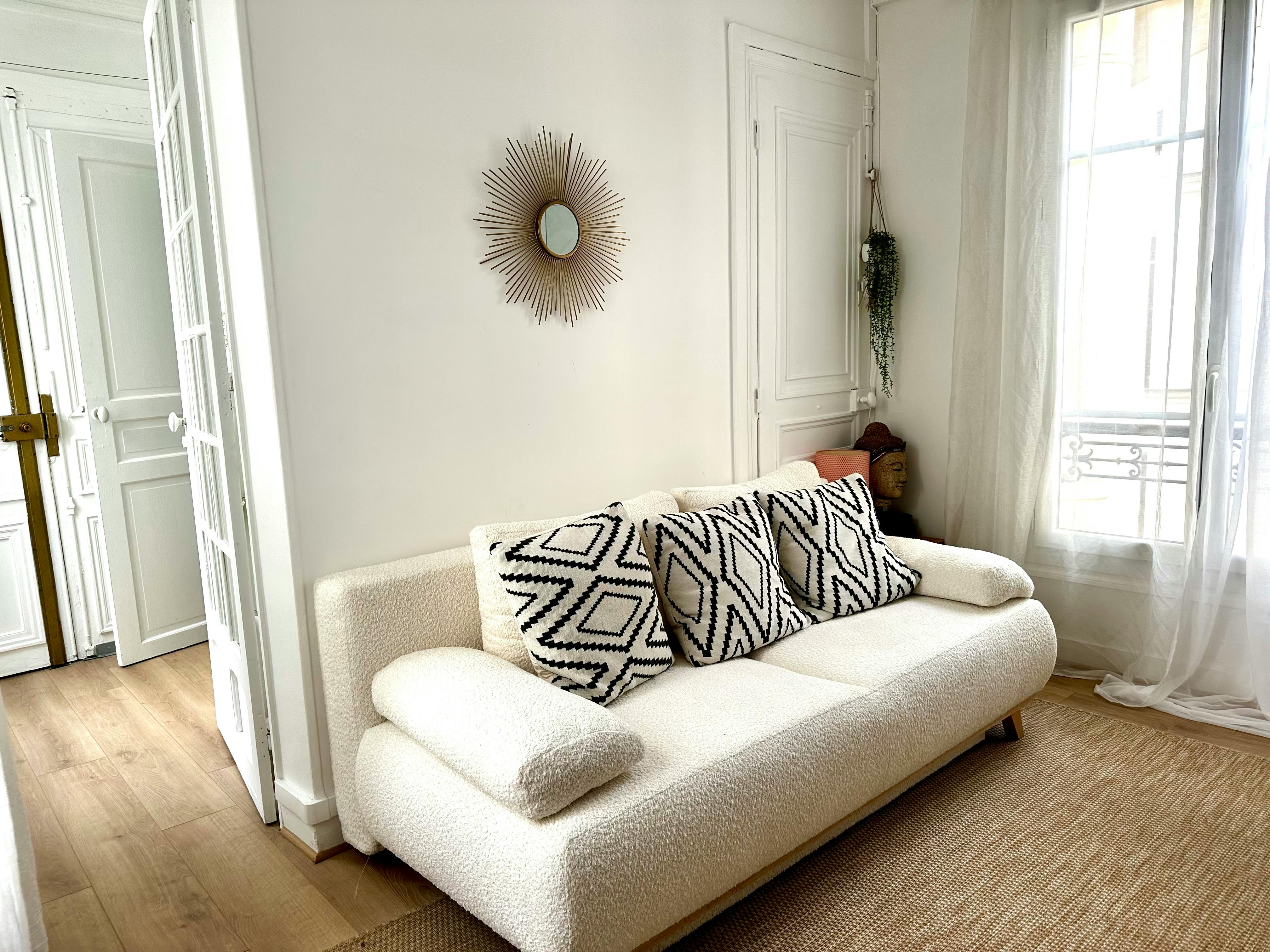 Rue Rougemont, Paris preview