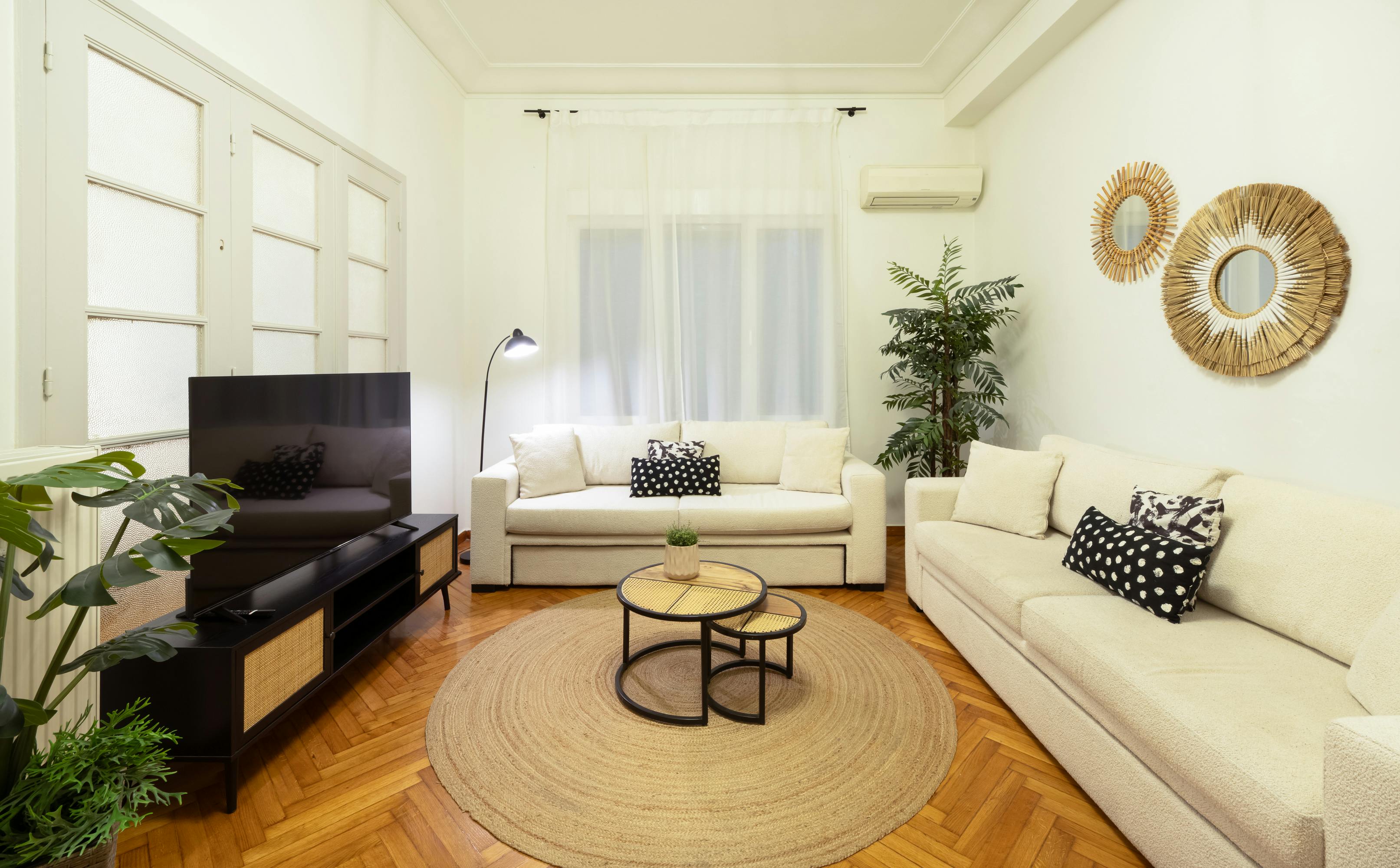 Apartment for rent for €1,580 per month in Athina, Alopekis