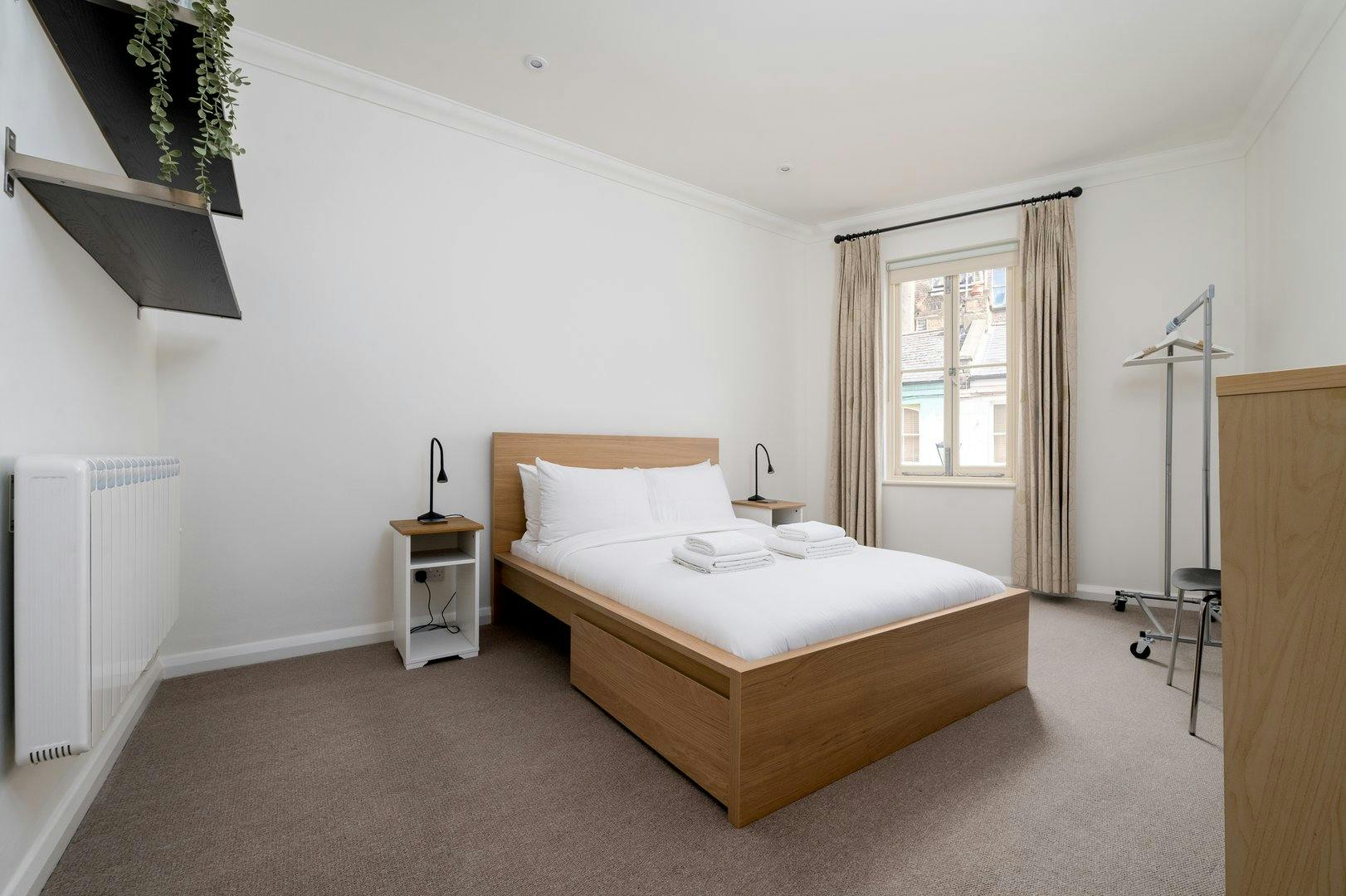 Apartment for rent for £3,800 per month in London, Lancaster Mews