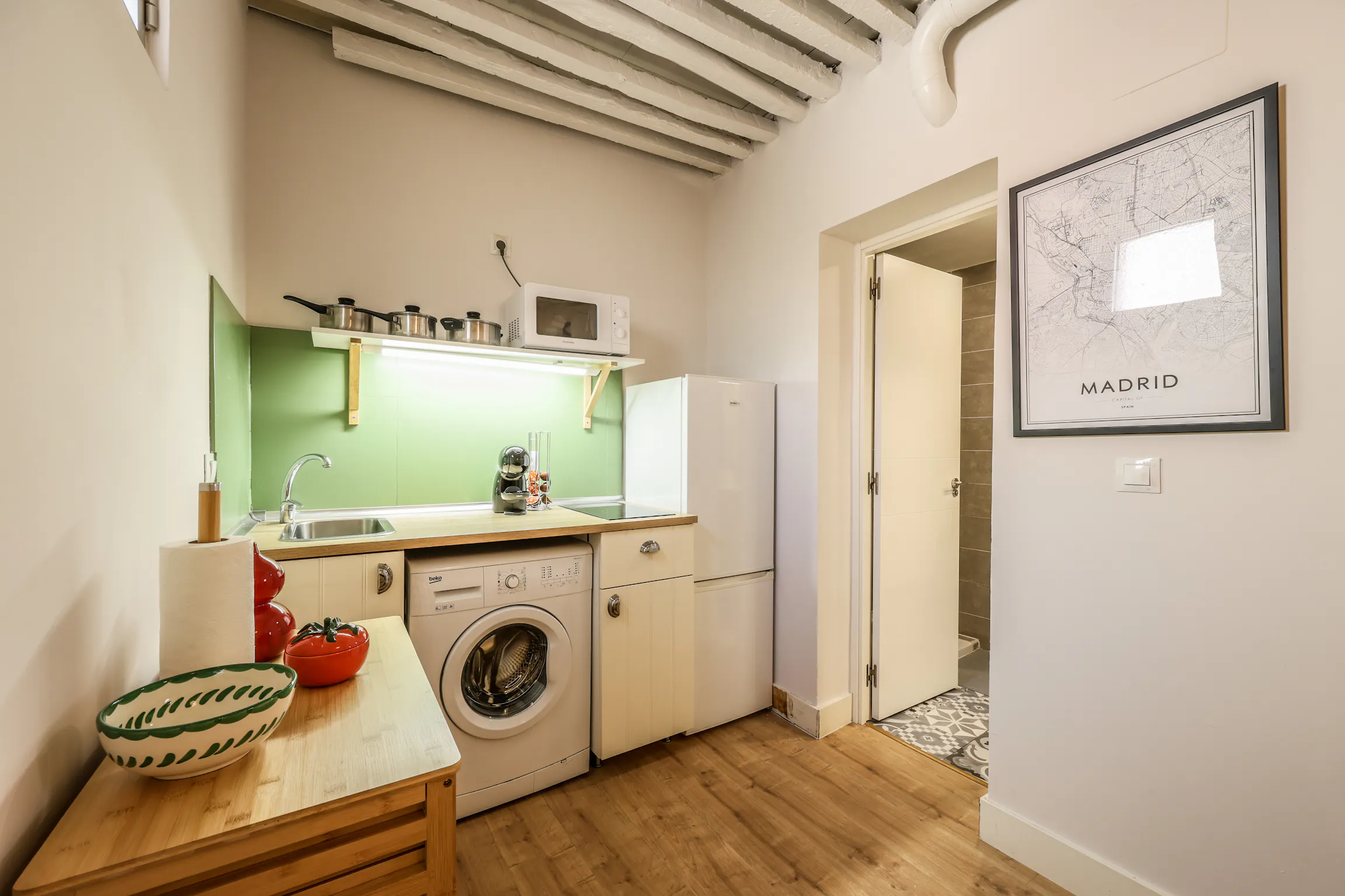 1-Bedroom Apartment in Calle del Bastero, Madrid (1619949) ROOM 4