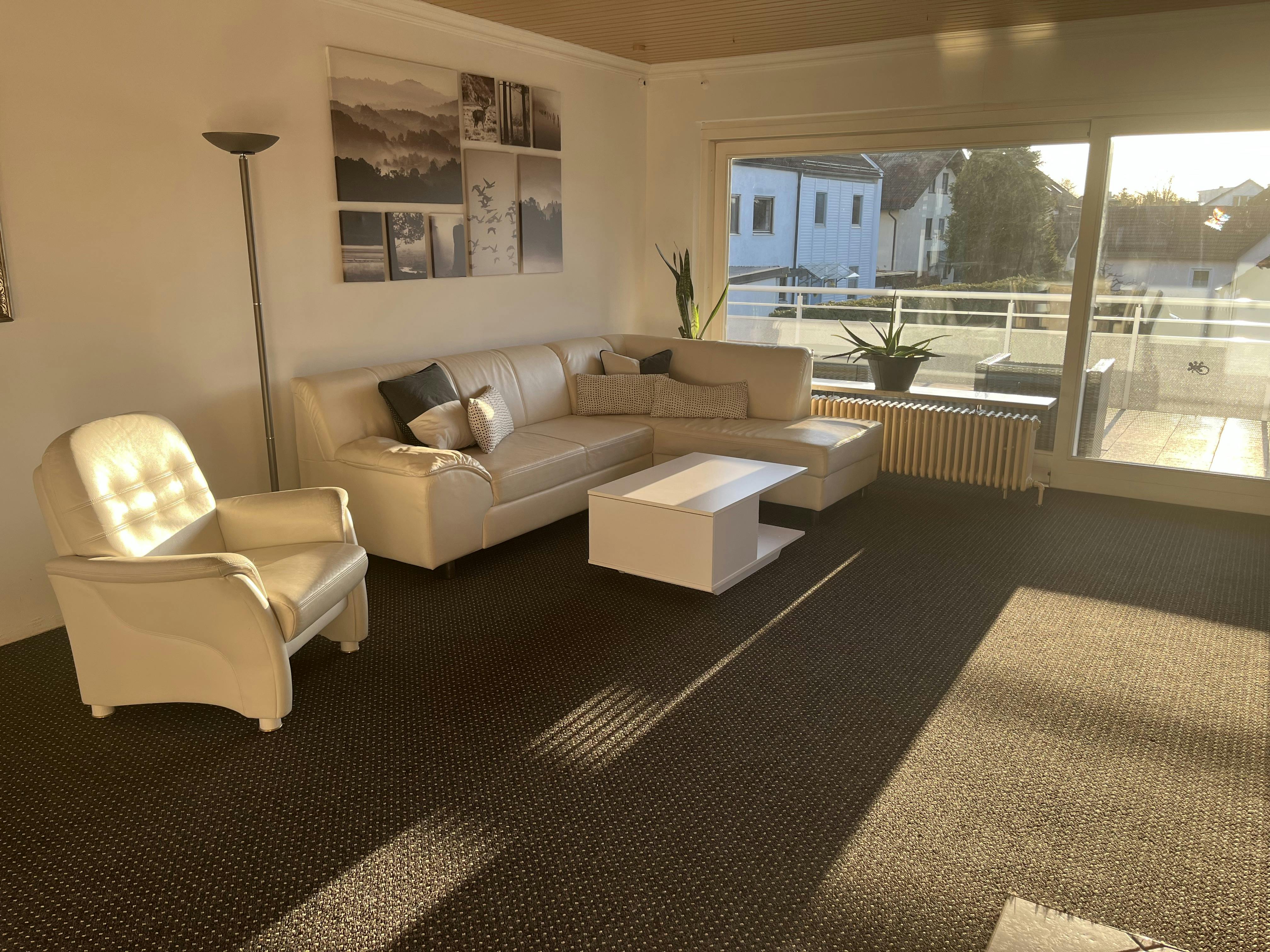 Apartment for rent for €3,499 per month in Ismaning, Frühlingstraße