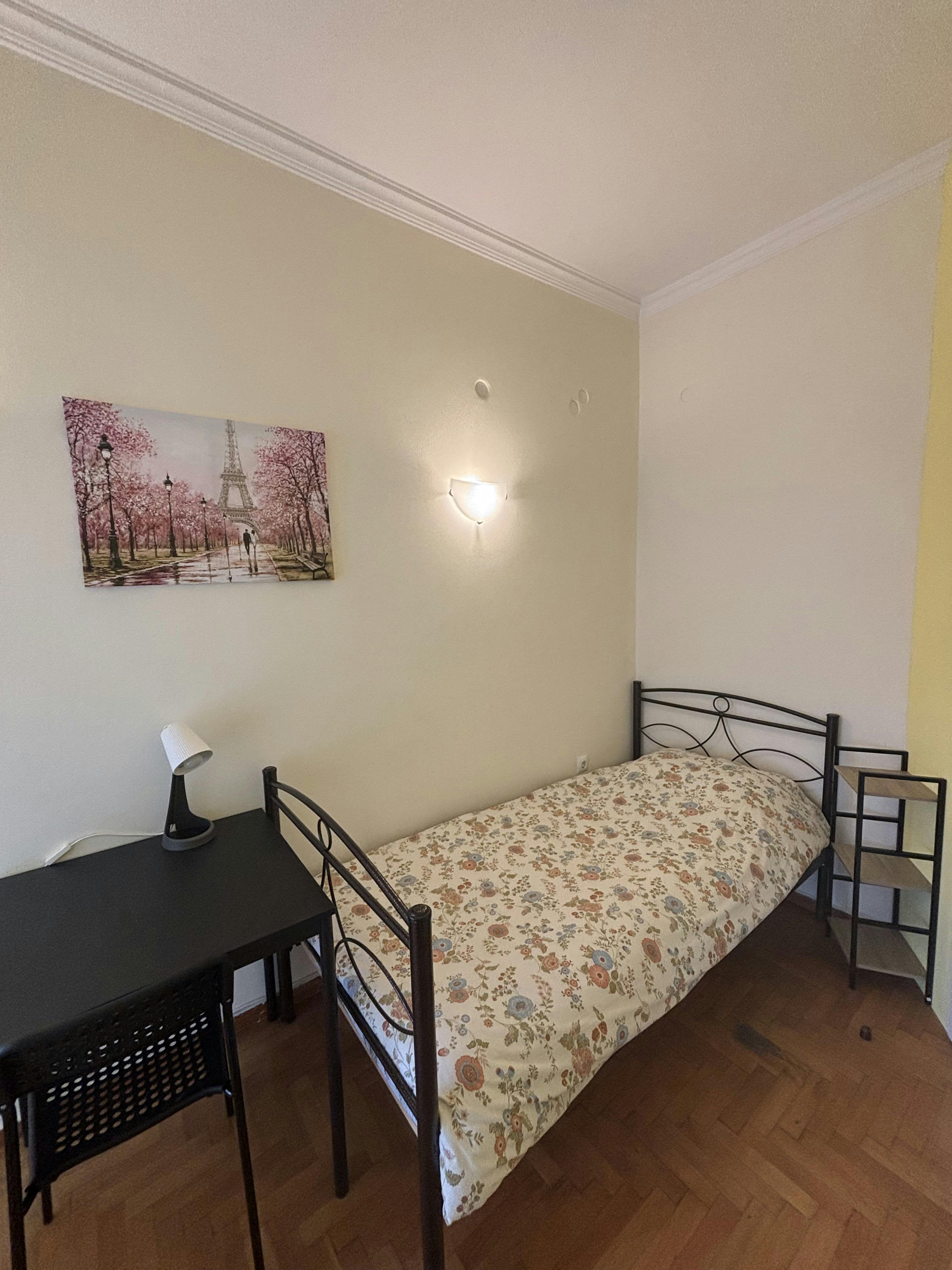 Private room for rent for €380 per month in Athens, Karolou