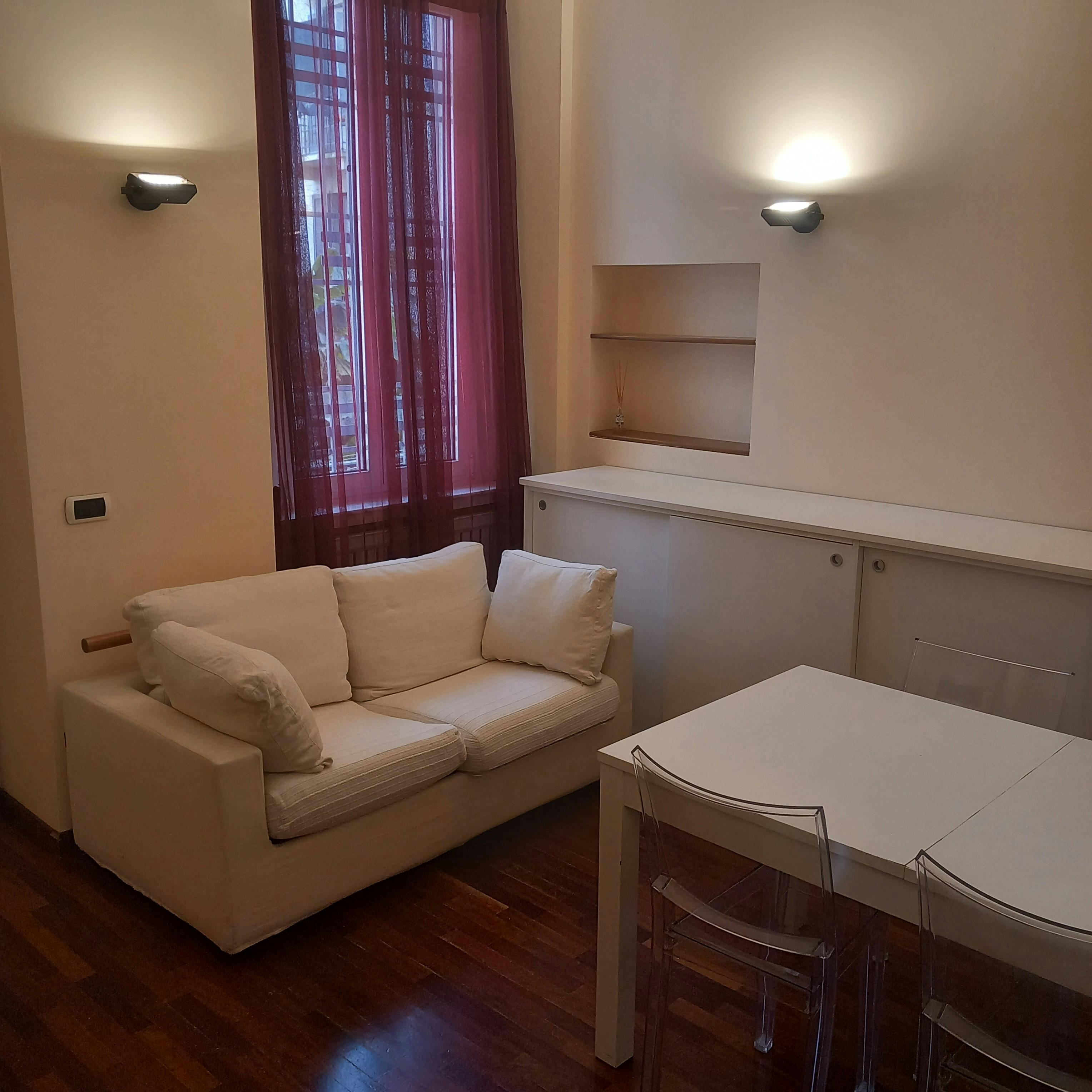 Apartment for rent for €1,200 per month in Milan, Via Friuli
