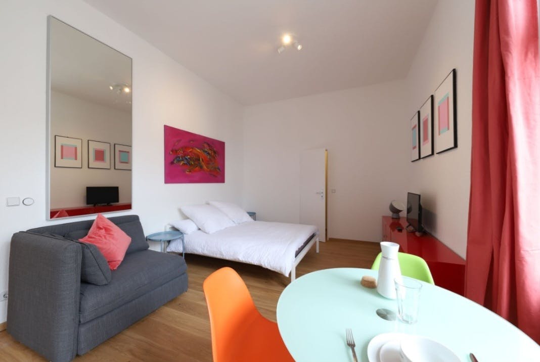 Studio on Place Adolphe Chérioux, Paris