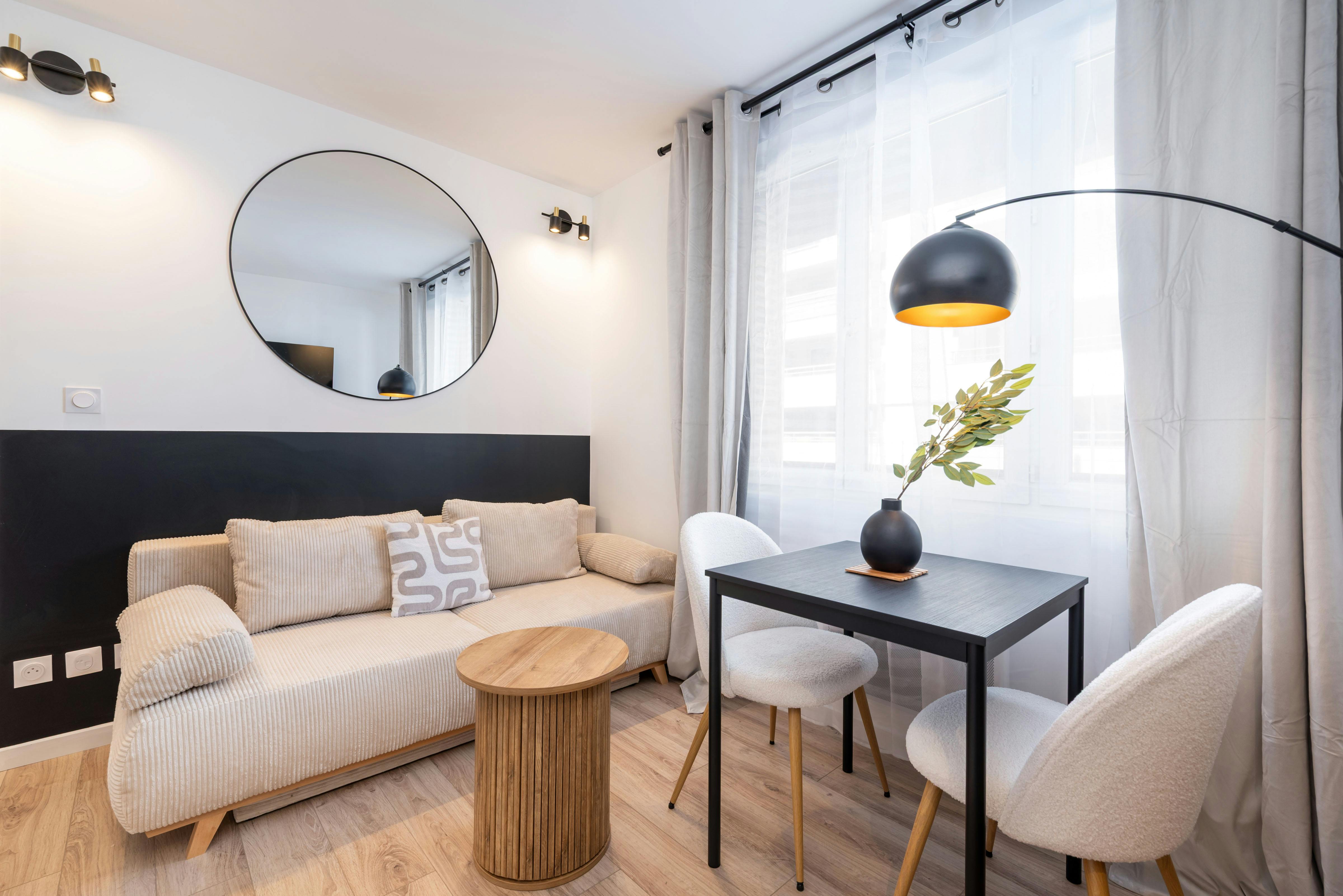 Apartment for rent for €1,349 per month in Villeurbanne, Rue du 4 Août 1789