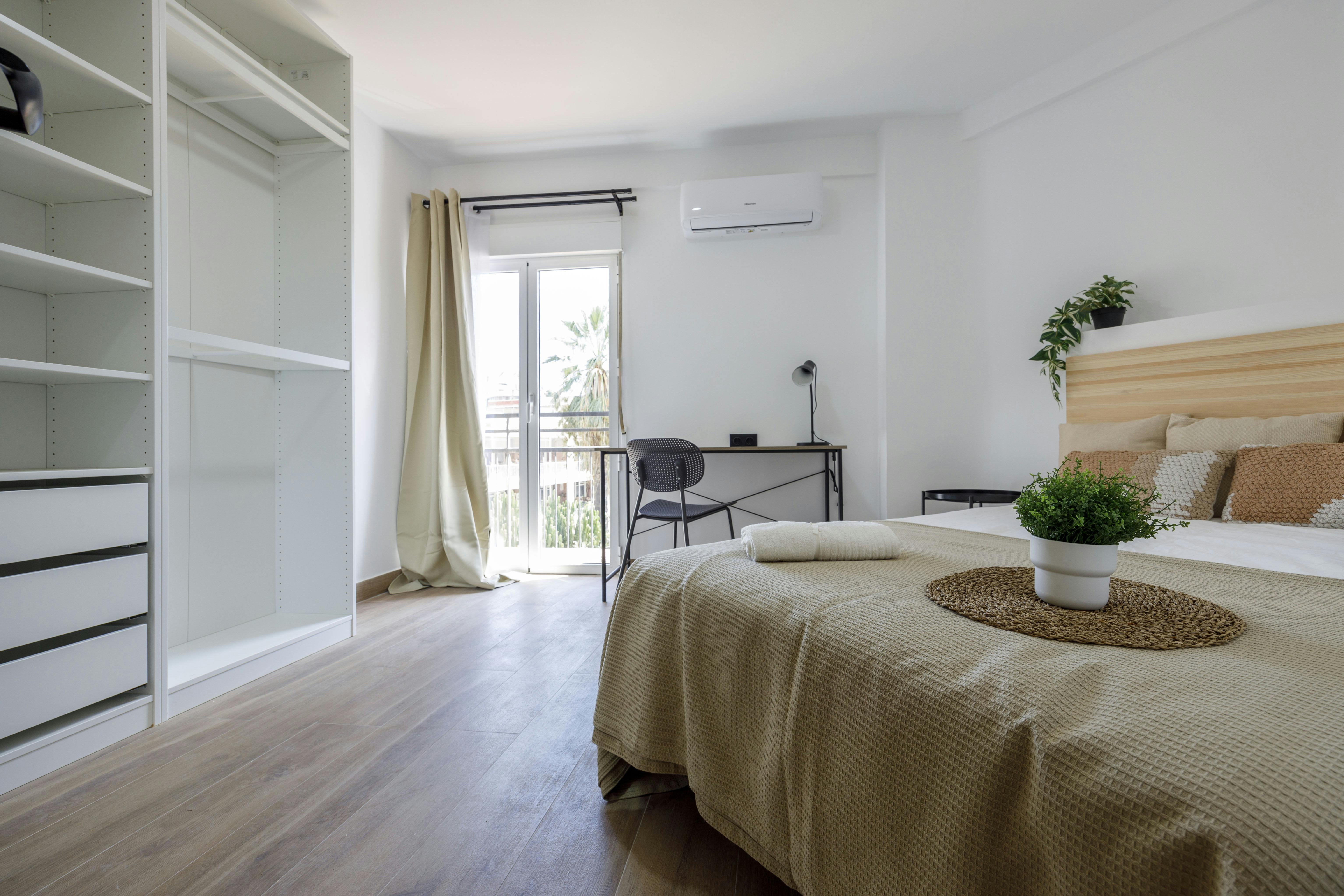 Carrer de l'Arquitecte Arnau, Valencia Valencia