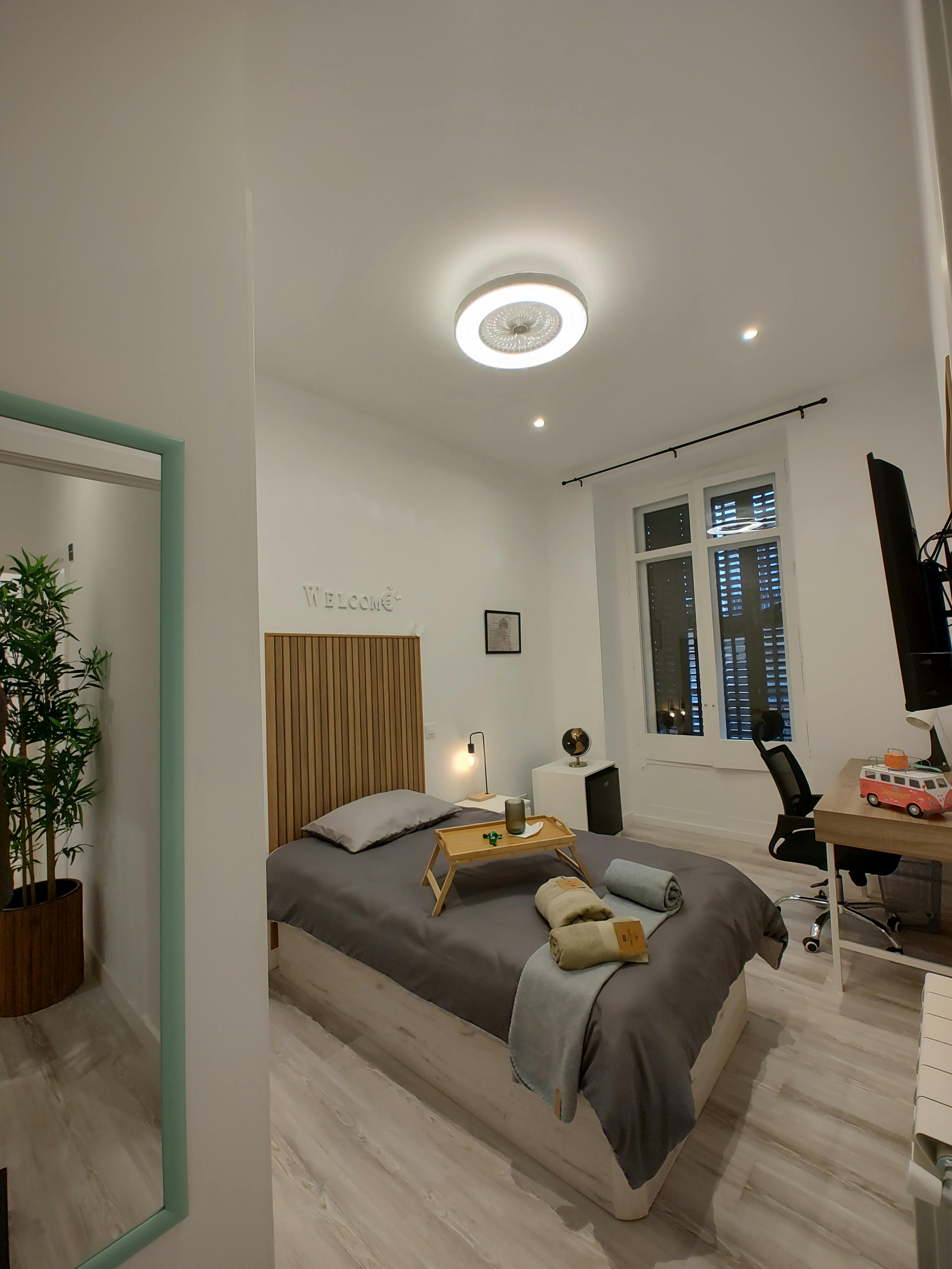 Single room Madrid, 1 bed, 13m² — photo 1
