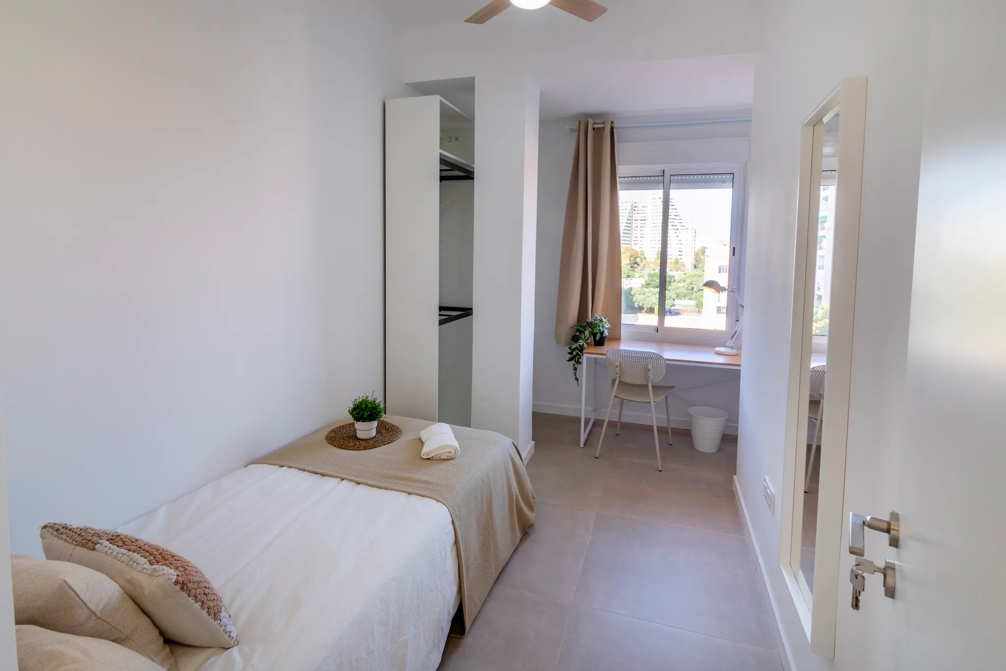 Carrer de l'Escultor Josep Capuz, Valencia preview