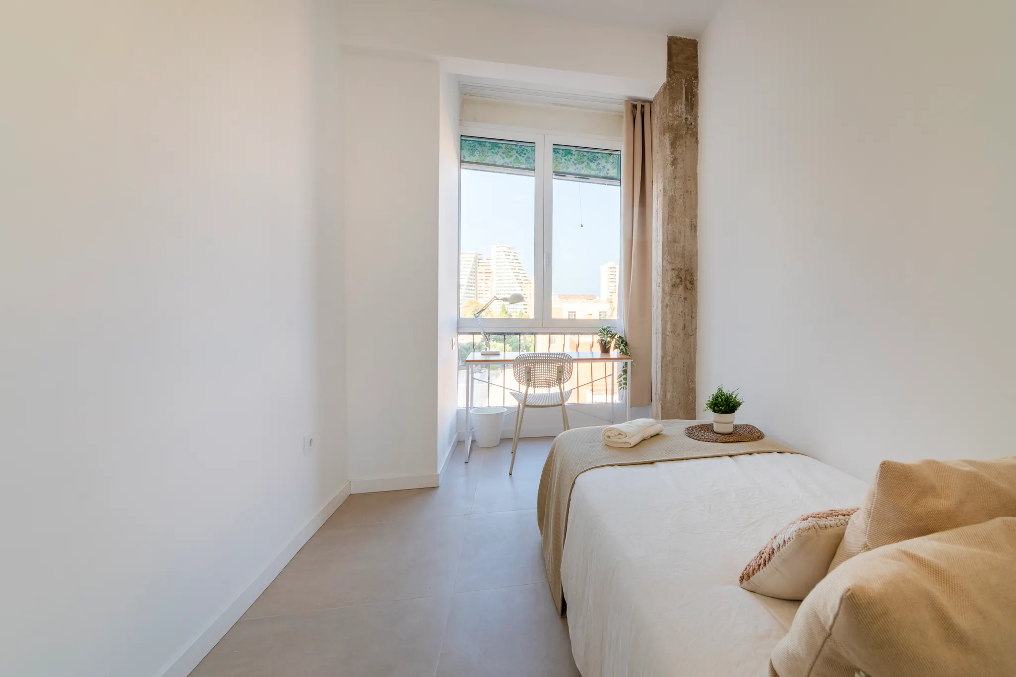 Carrer de l'Escultor Josep Capuz, Valencia preview