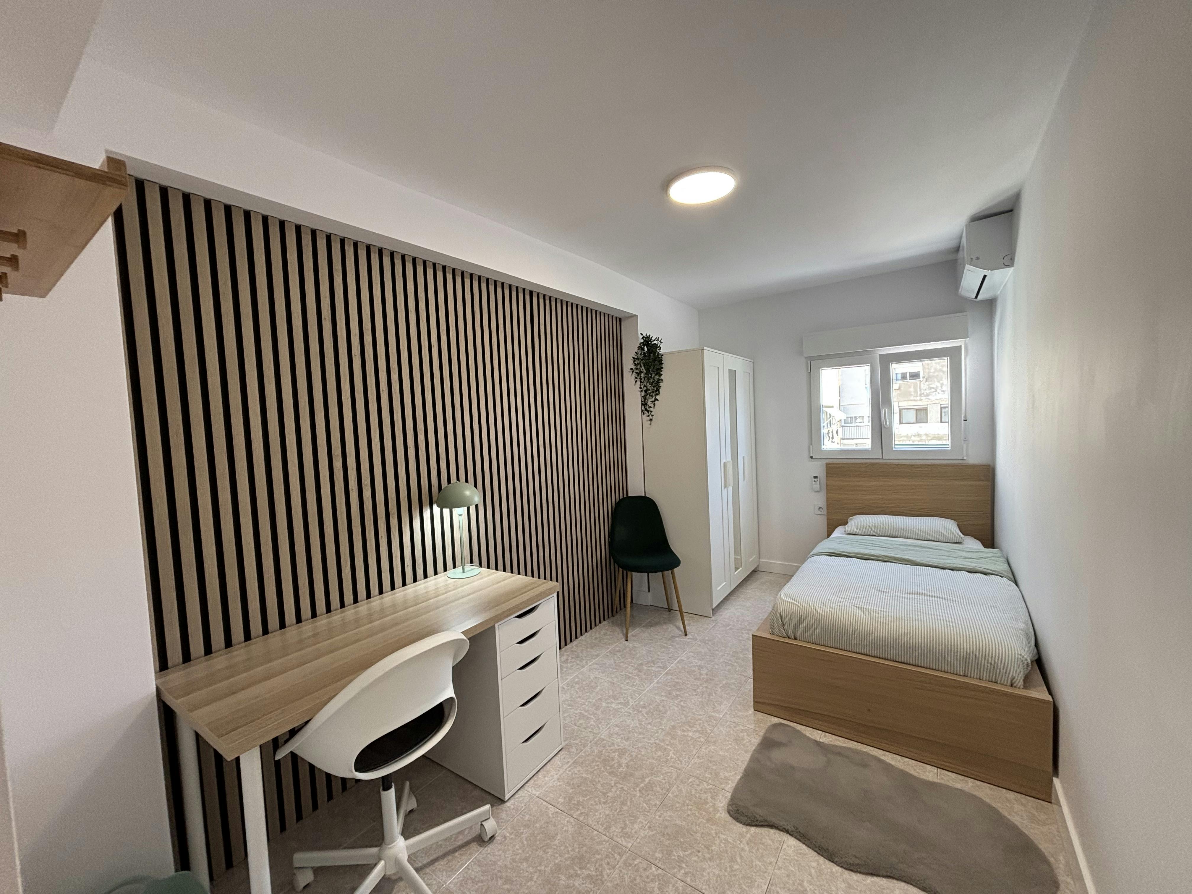 Carrer de Rodrigo de Pertegás, Valencia Valencia