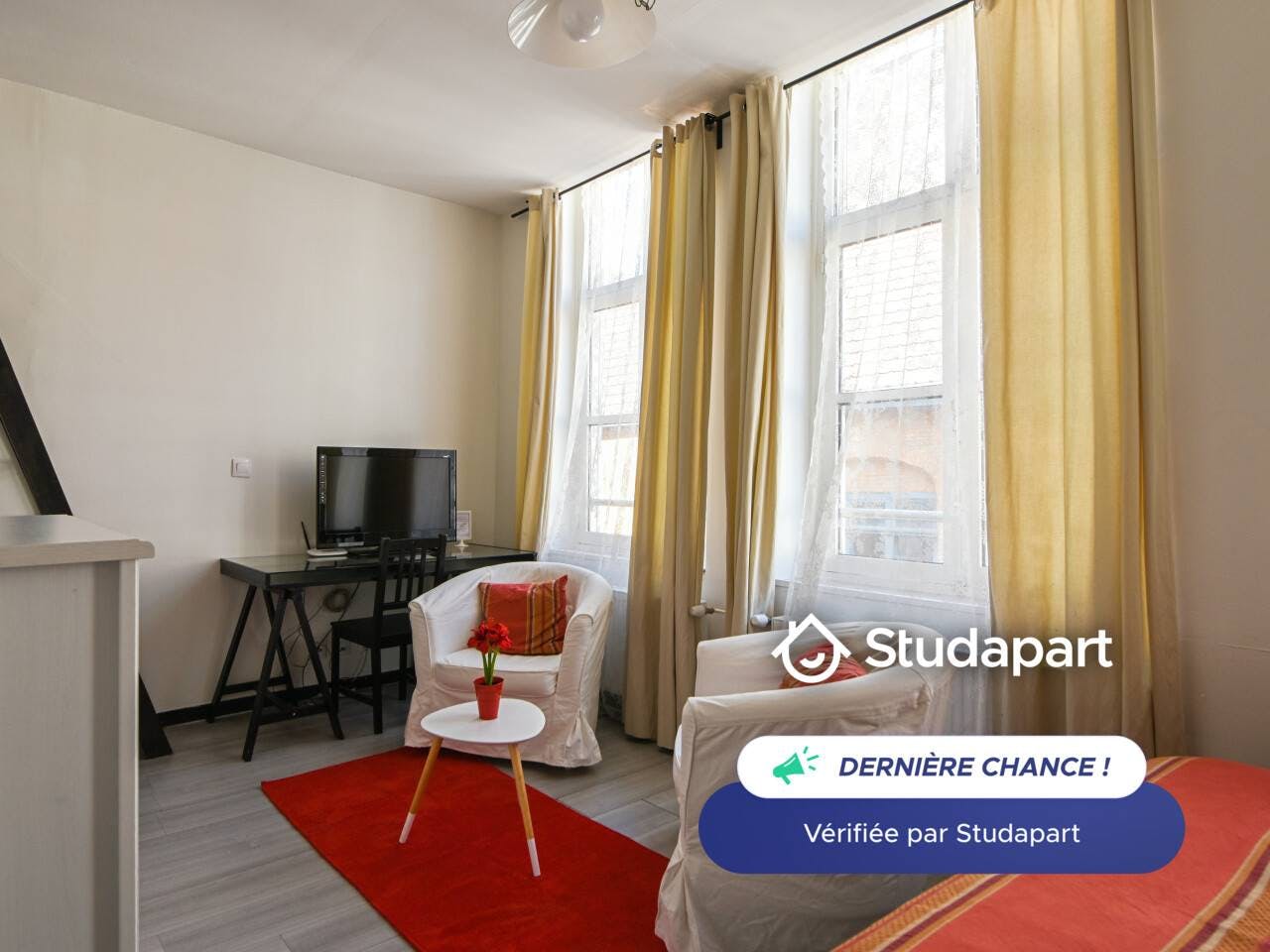 Apartment for rent for €800 per month in Lille, Rue Vieux Faubourg