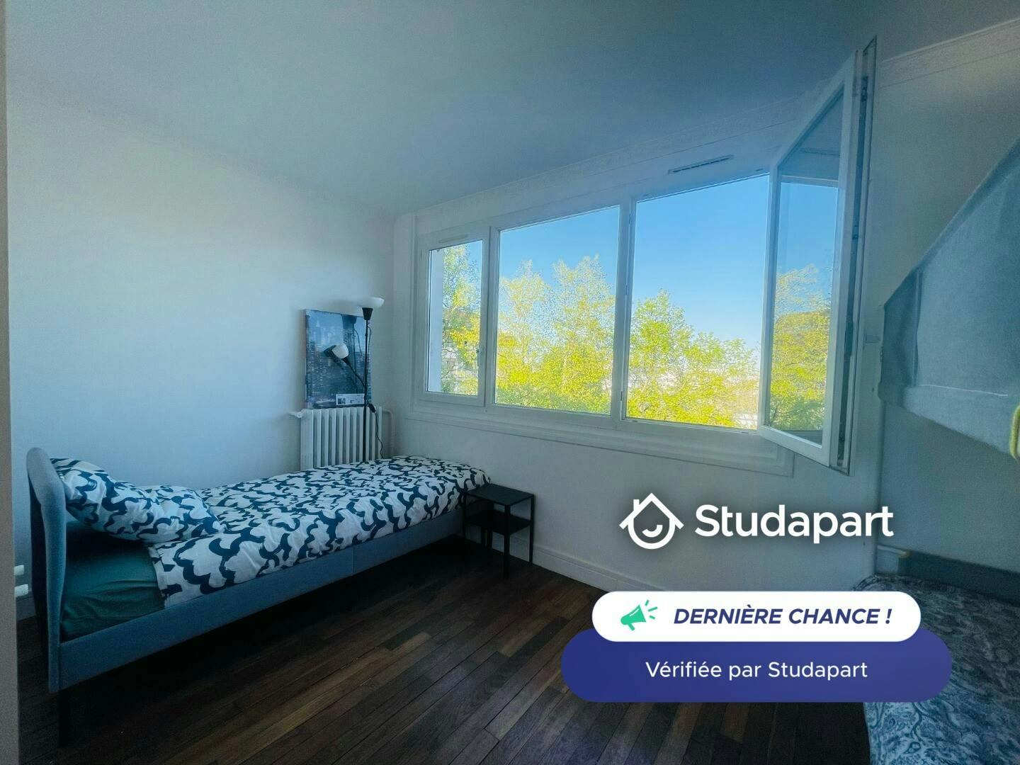 Apartment for rent for €1,600 per month in Montreuil, Rue Colbert