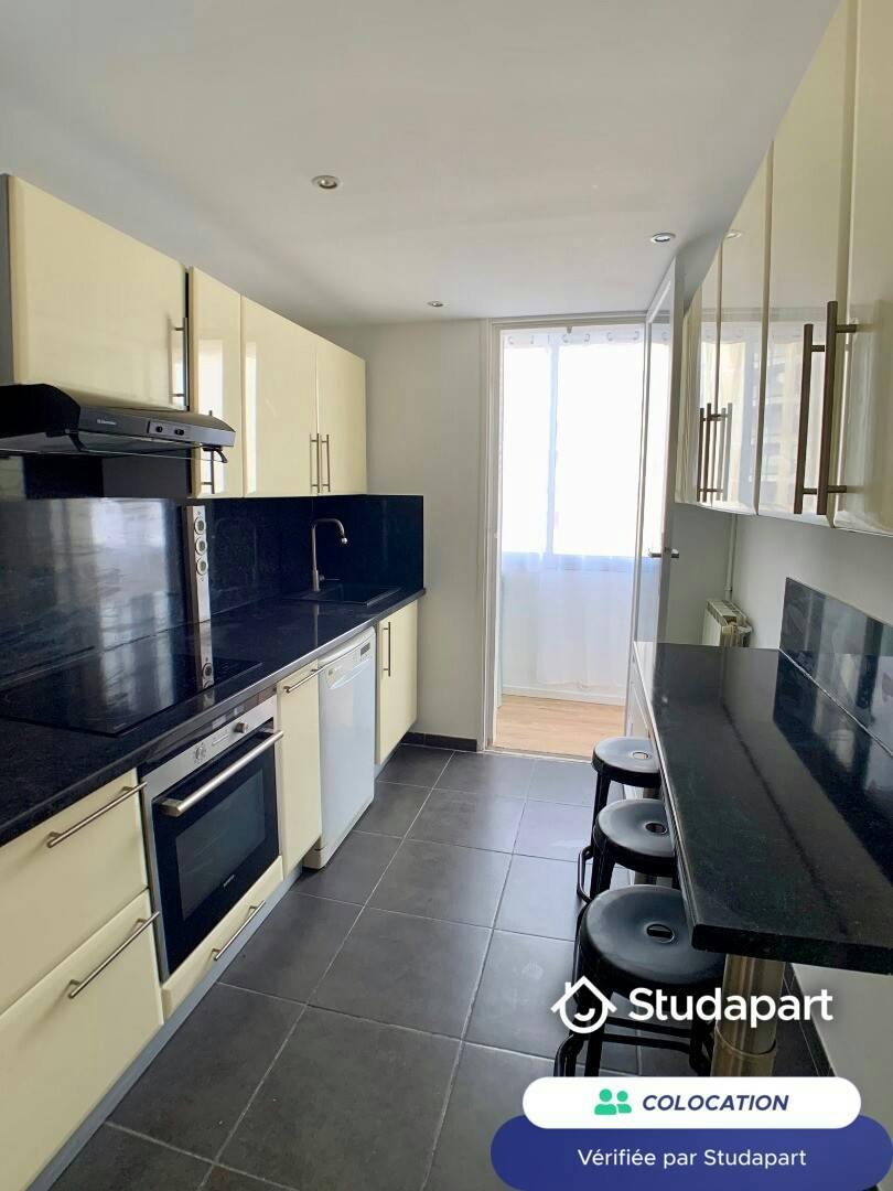 Private room for rent on Rue Roger Mathurin, Marseille - Vue 4