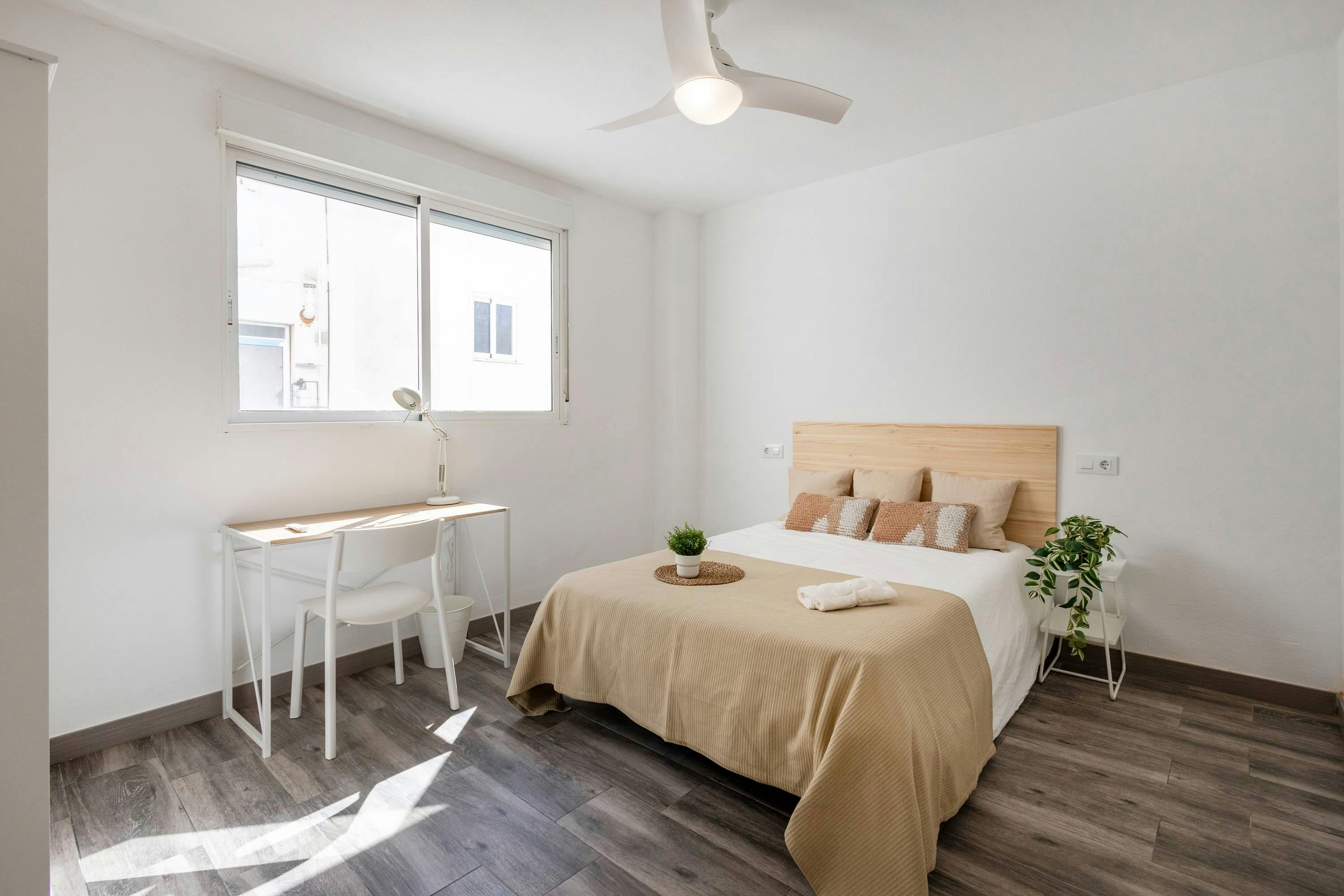 Private room for rent for €350 per month in Mislata, Carrer de Pizarro