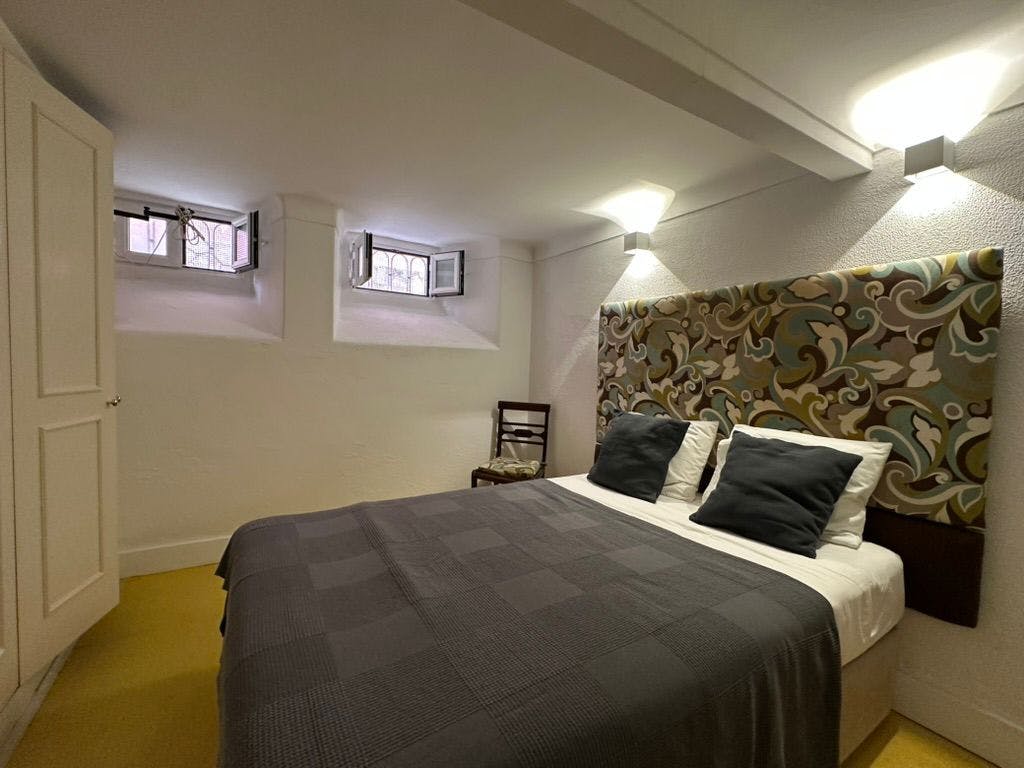 Private room for rent for €500 per month in Lisbon, Avenida Doutor Magalhães Lima