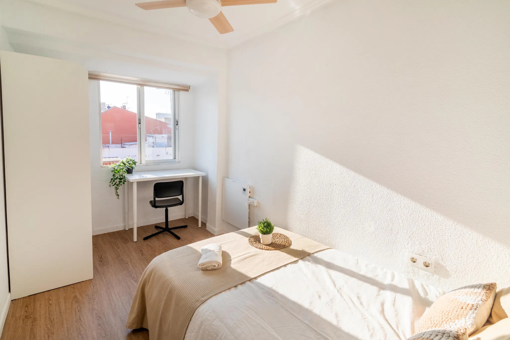 Carrer de Ramon de Rocafull, Valencia preview