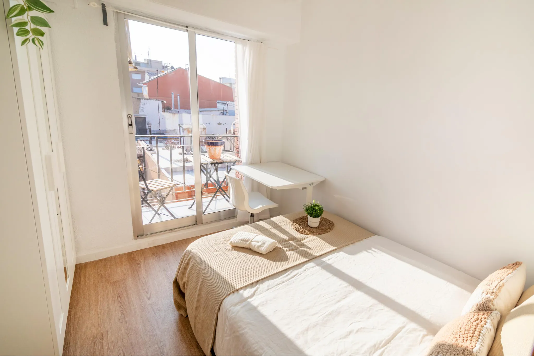 Carrer de Ramon de Rocafull, Valencia preview