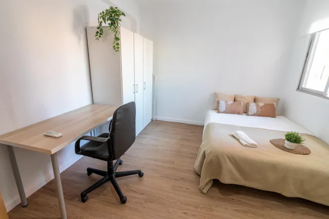 Private room in Carrer de Ramon de Rocafull, Valencia (1620687) room image 2