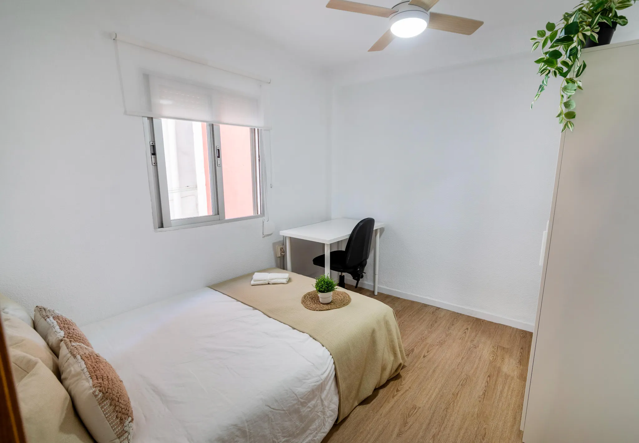 Carrer de Ramon de Rocafull, Valencia preview