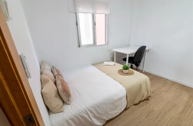 Private room in Carrer de Ramon de Rocafull, Valencia (1620689) room image 2