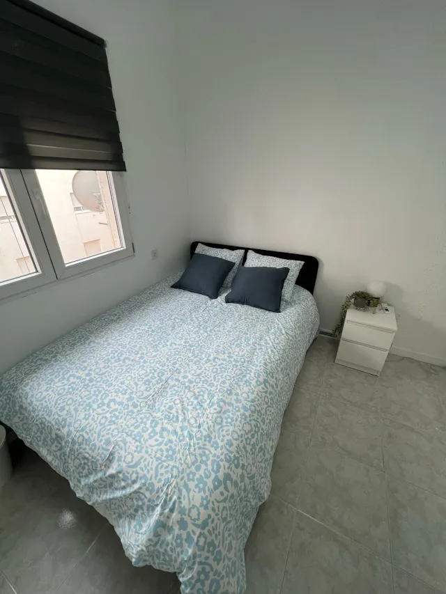 Private room in Carrer Doctor Just, Alicante (1620779) room image 1