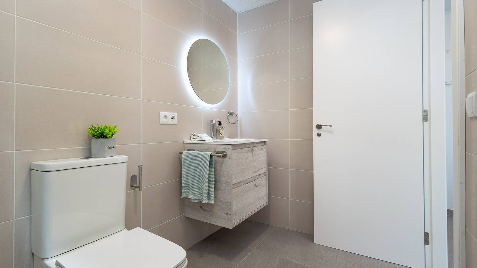 Apartment Valencia, 1 bed, 11m² — photo 1