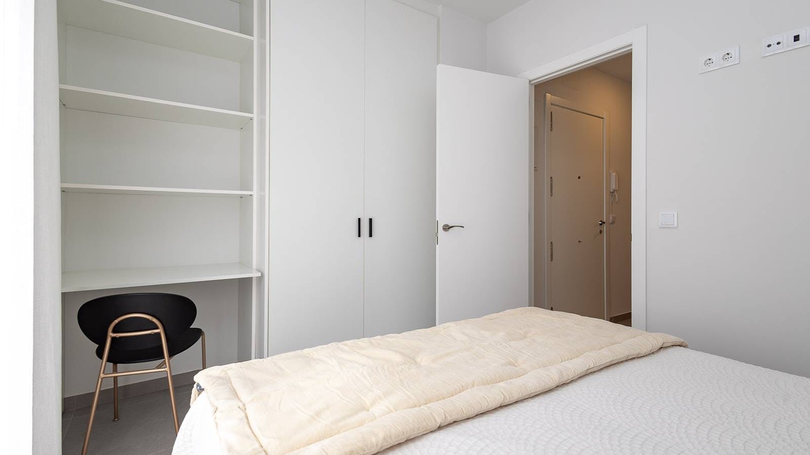 Apartment Valencia, 1 bed, 11m² — photo 3