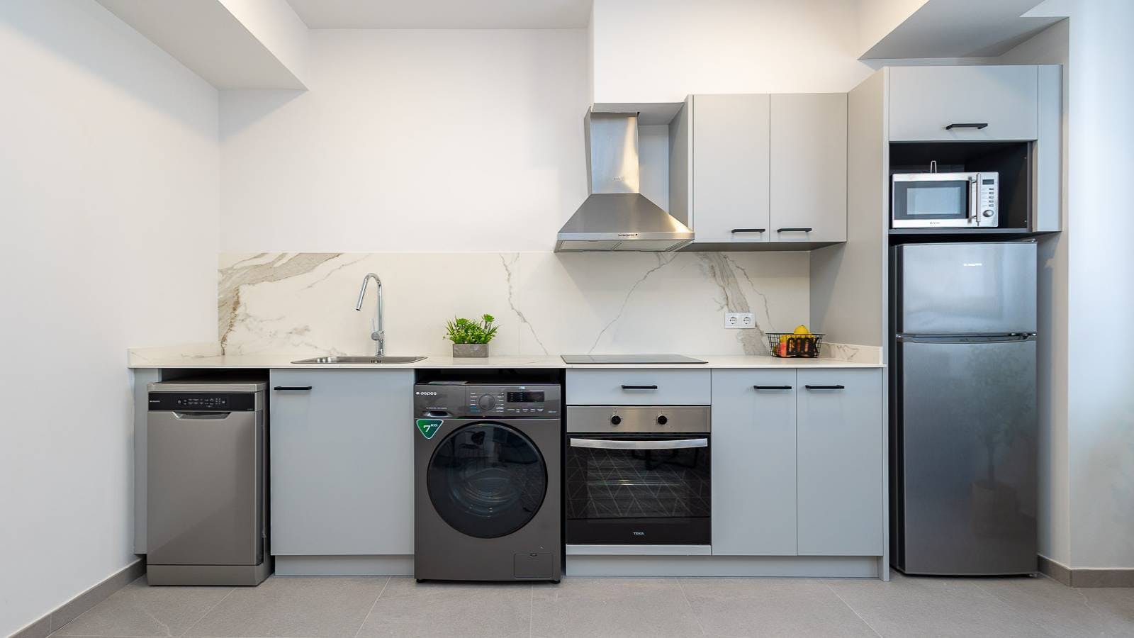 Apartment Valencia, 1 bed, 11m² — photo 4