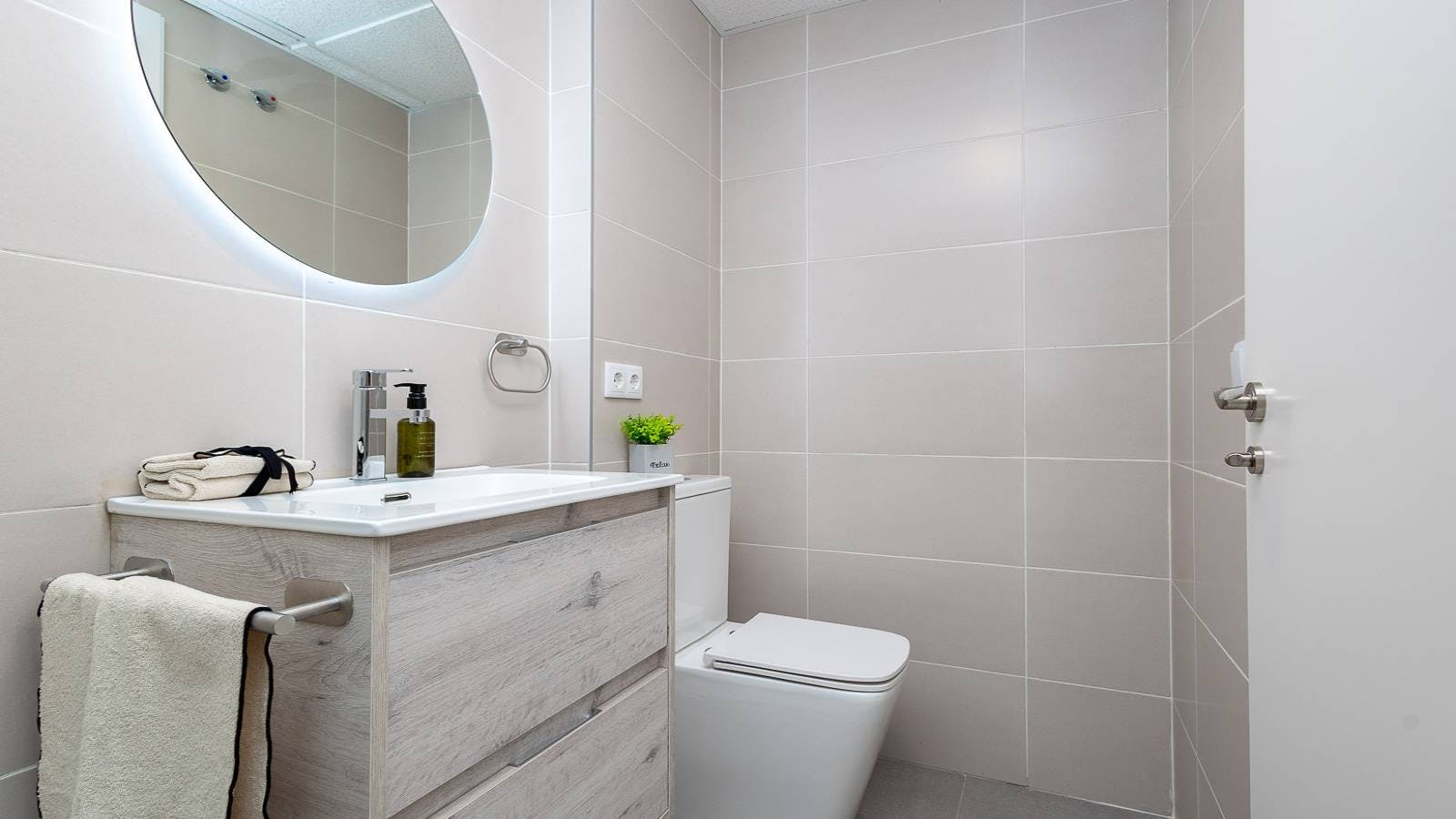 Apartment Valencia, 1 bed, 11m² — photo 1