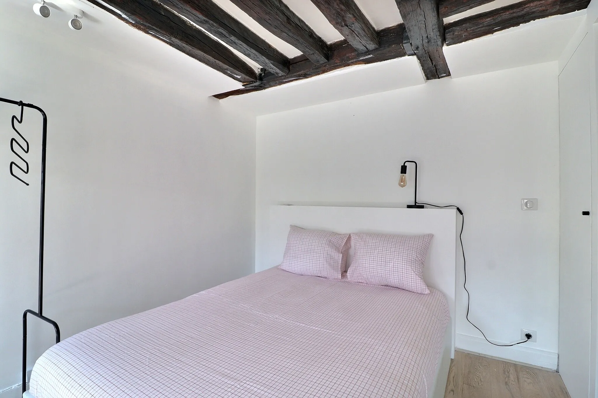 1-Bedroom Apartment in Rue Charlot, Paris (1620915) ROOM 1