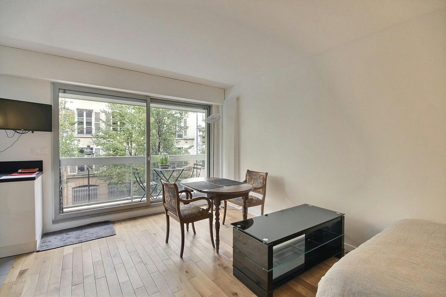 Villa Compoint, Paris preview