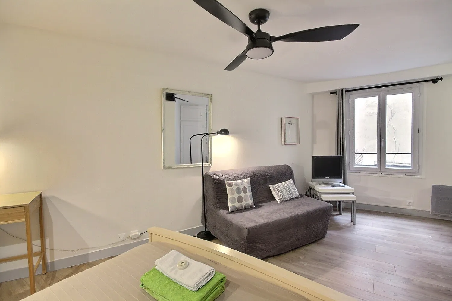 1-Bedroom Apartment in Rue de Turenne, Paris (1620936) ROOM 1