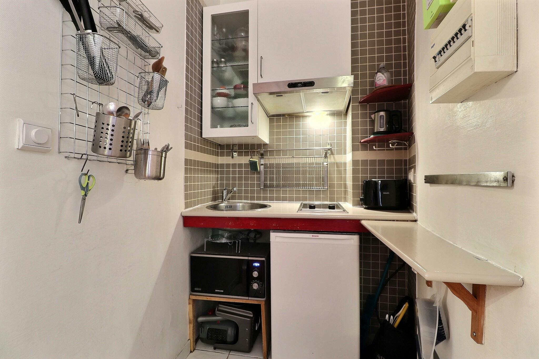 Rue Duvivier, Paris preview