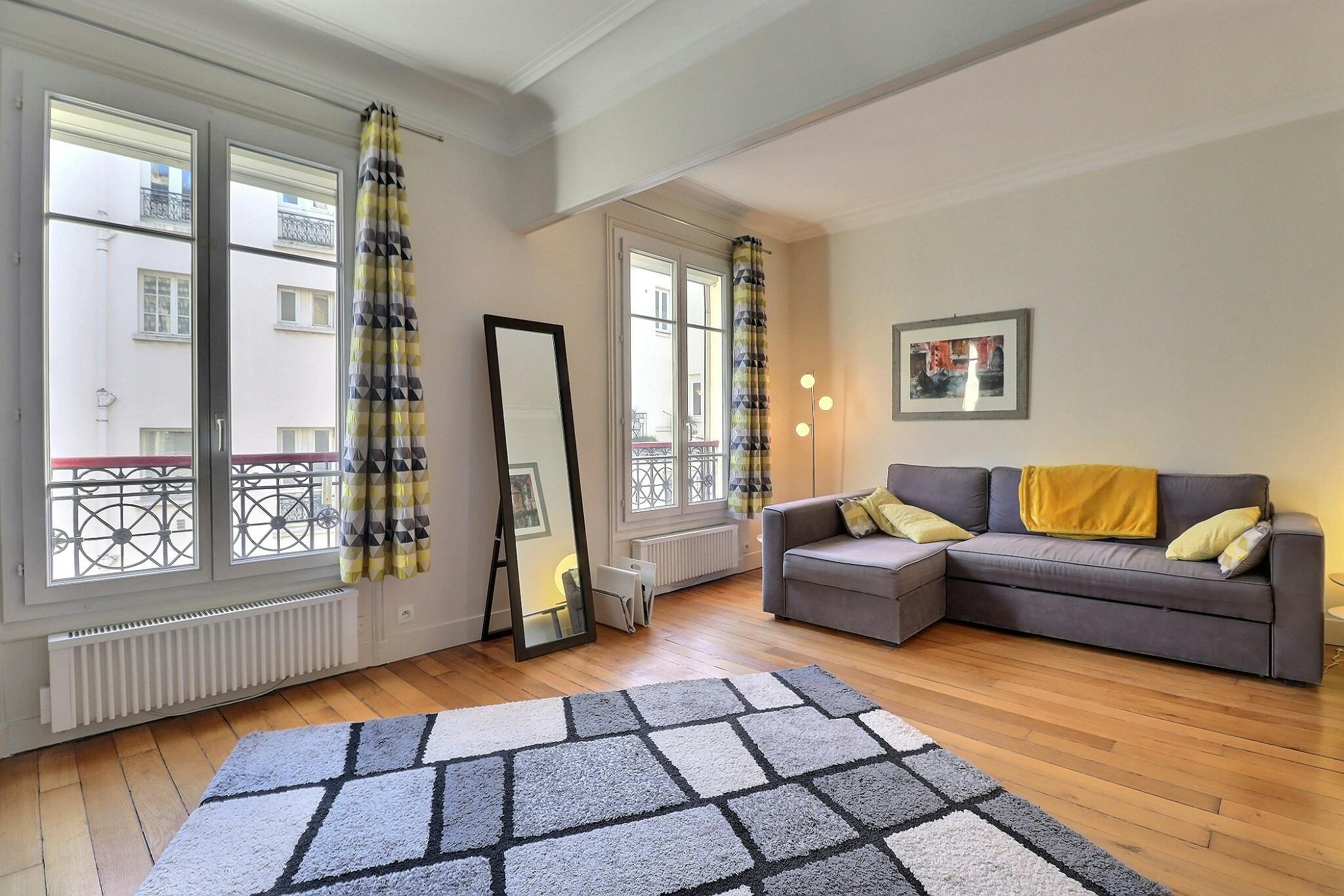 Apartment for rent for €1,999 per month in Paris, Rue Legendre