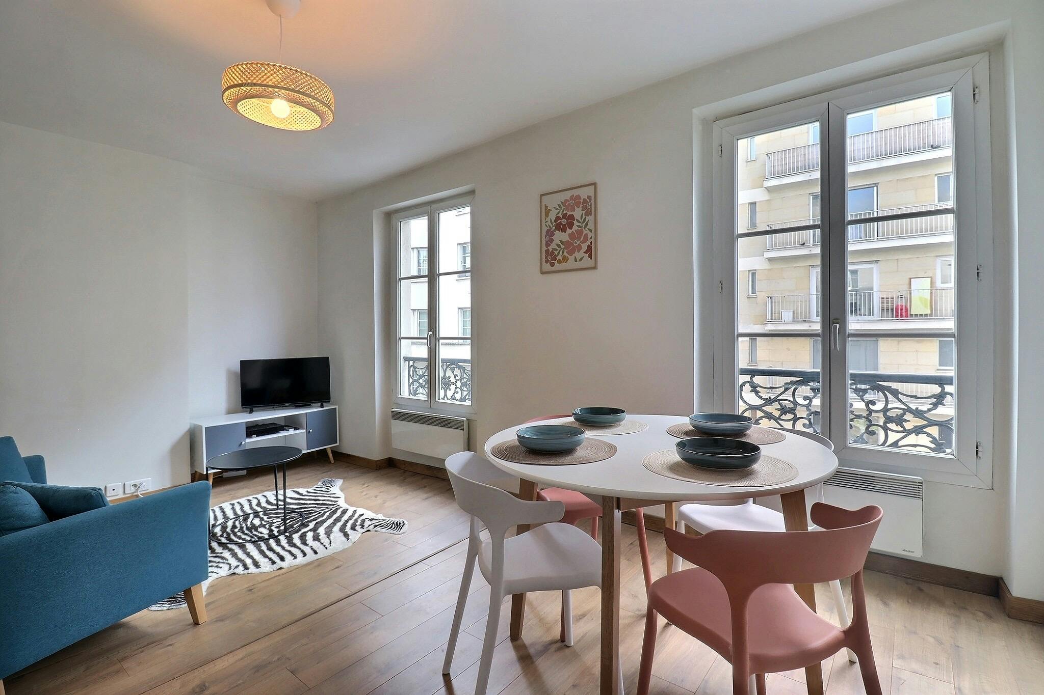 Rue Pouchet, Paris preview