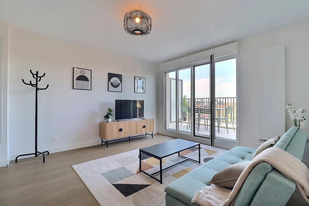1-Bedroom Apartment in Rue Alexandre Antonini, Clichy (1621000) ROOM
