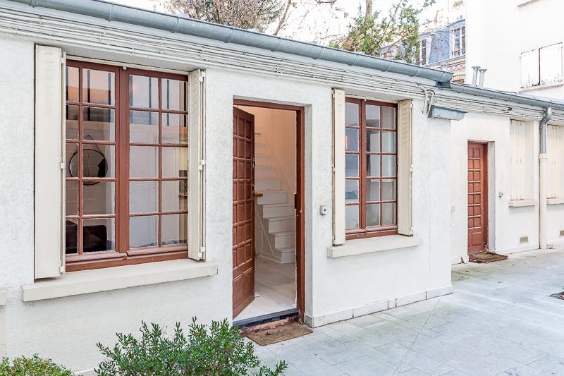 Studio for rent for €1,448 per month in Neuilly-sur-Seine, Rue Madeleine Michelis