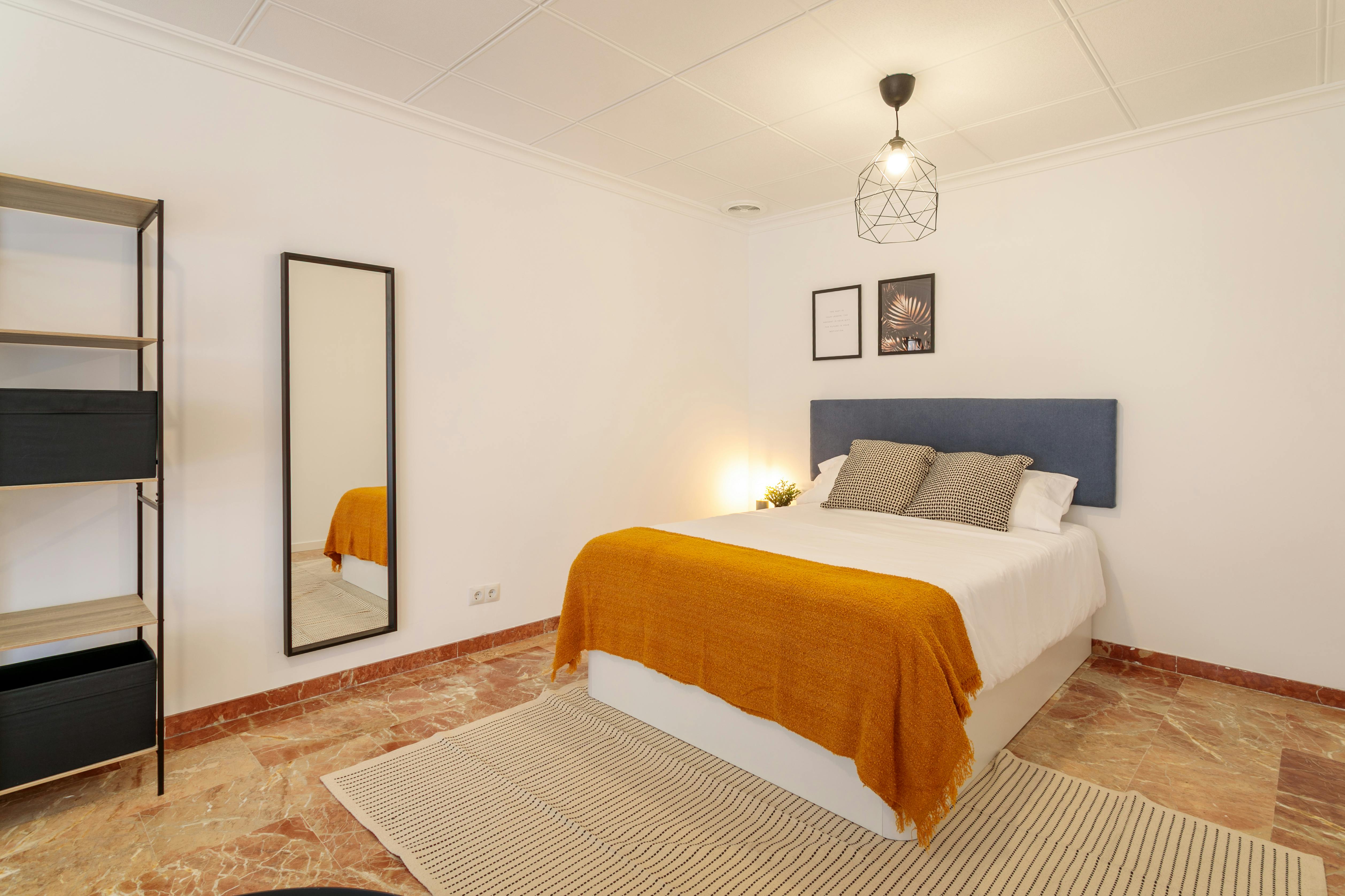 Private room for rent for €550 per month in Alicante (Alacant), Calle Teniente Durán