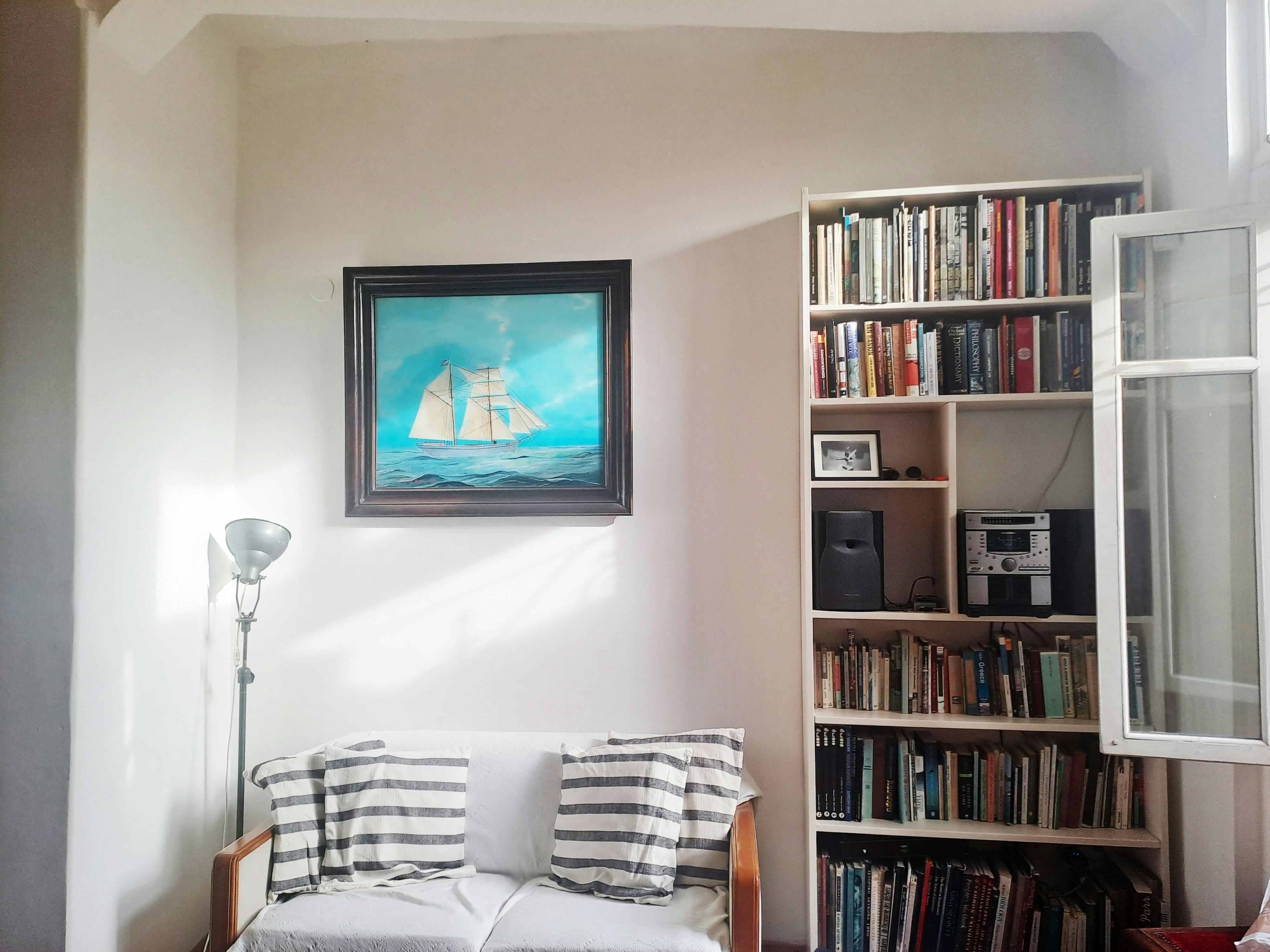 House for rent for €1,300 per month in Athina, Epicharmou