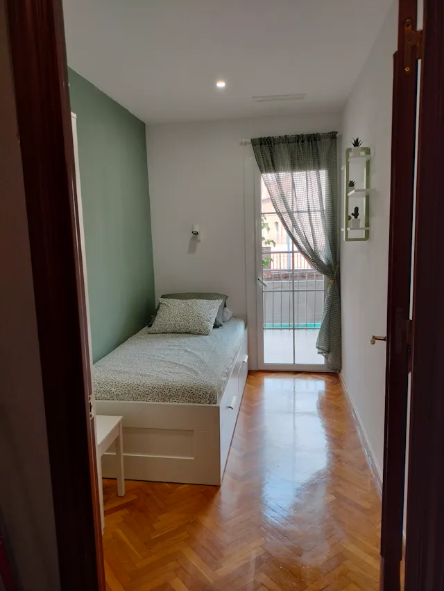 Private room in Avinguda de Mistral, Barcelona (1621102) room image 1