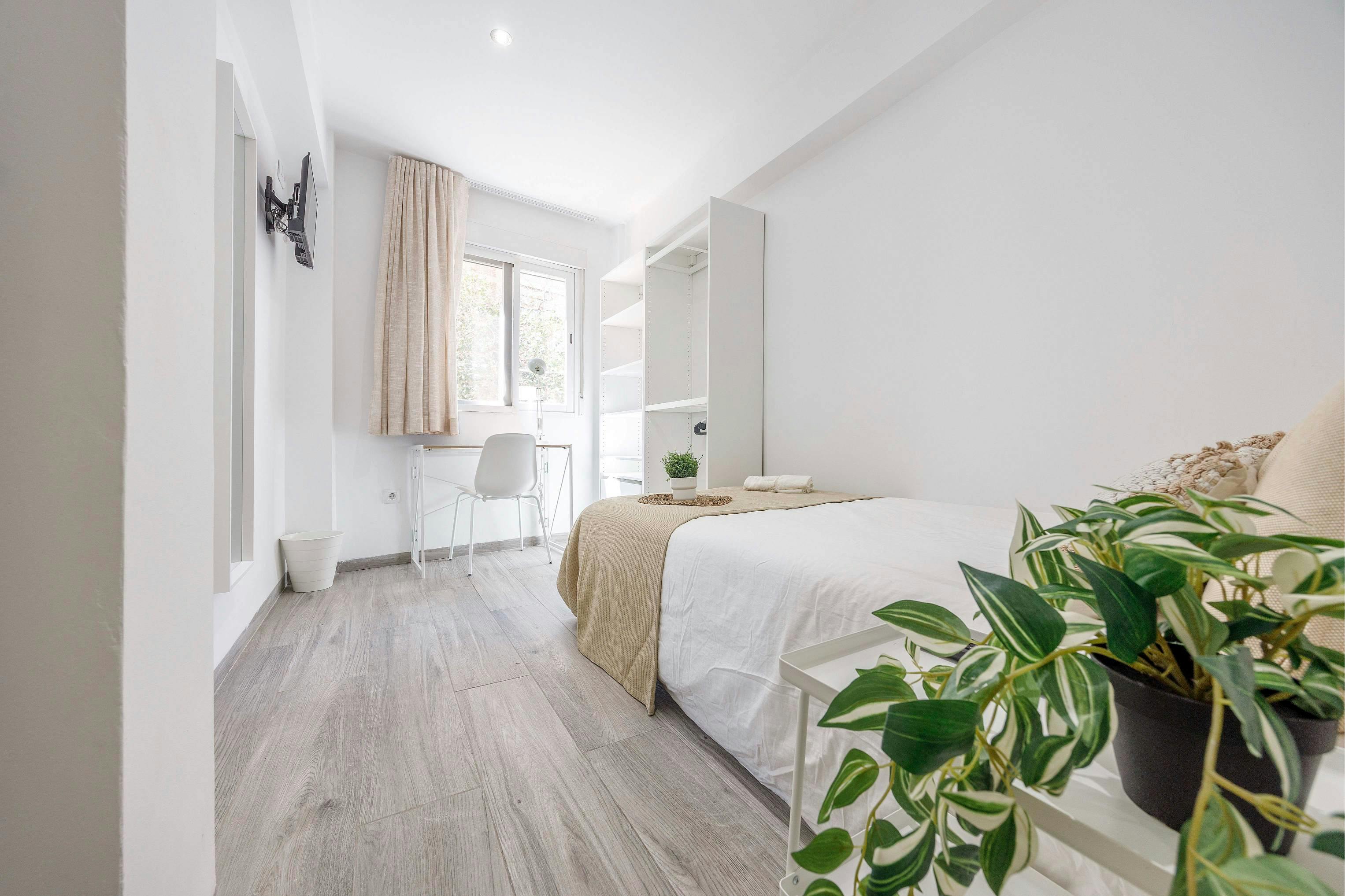 Carrer de Pere Cabanes, Valencia Valencia