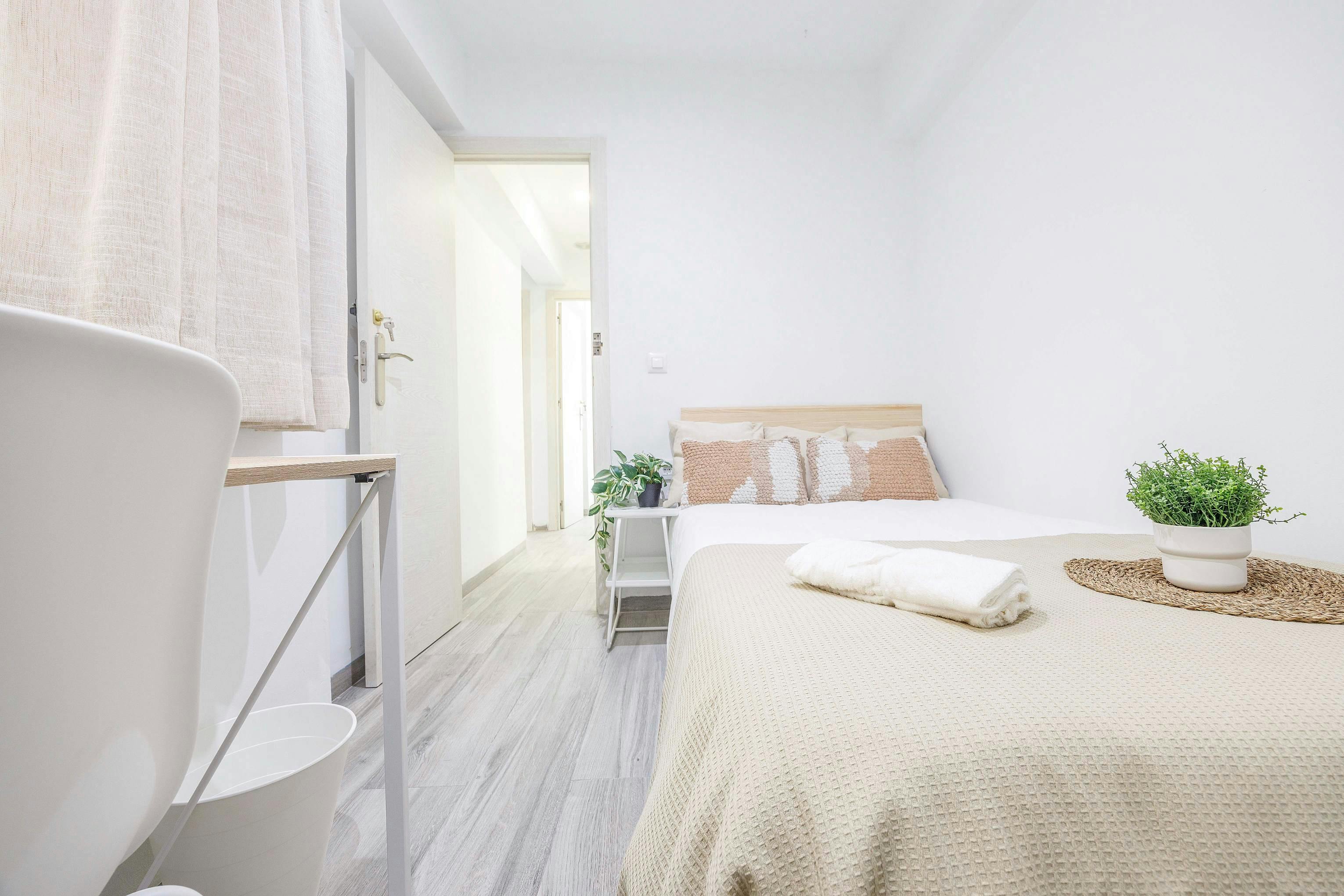 Carrer de Pere Cabanes, Valencia Valencia