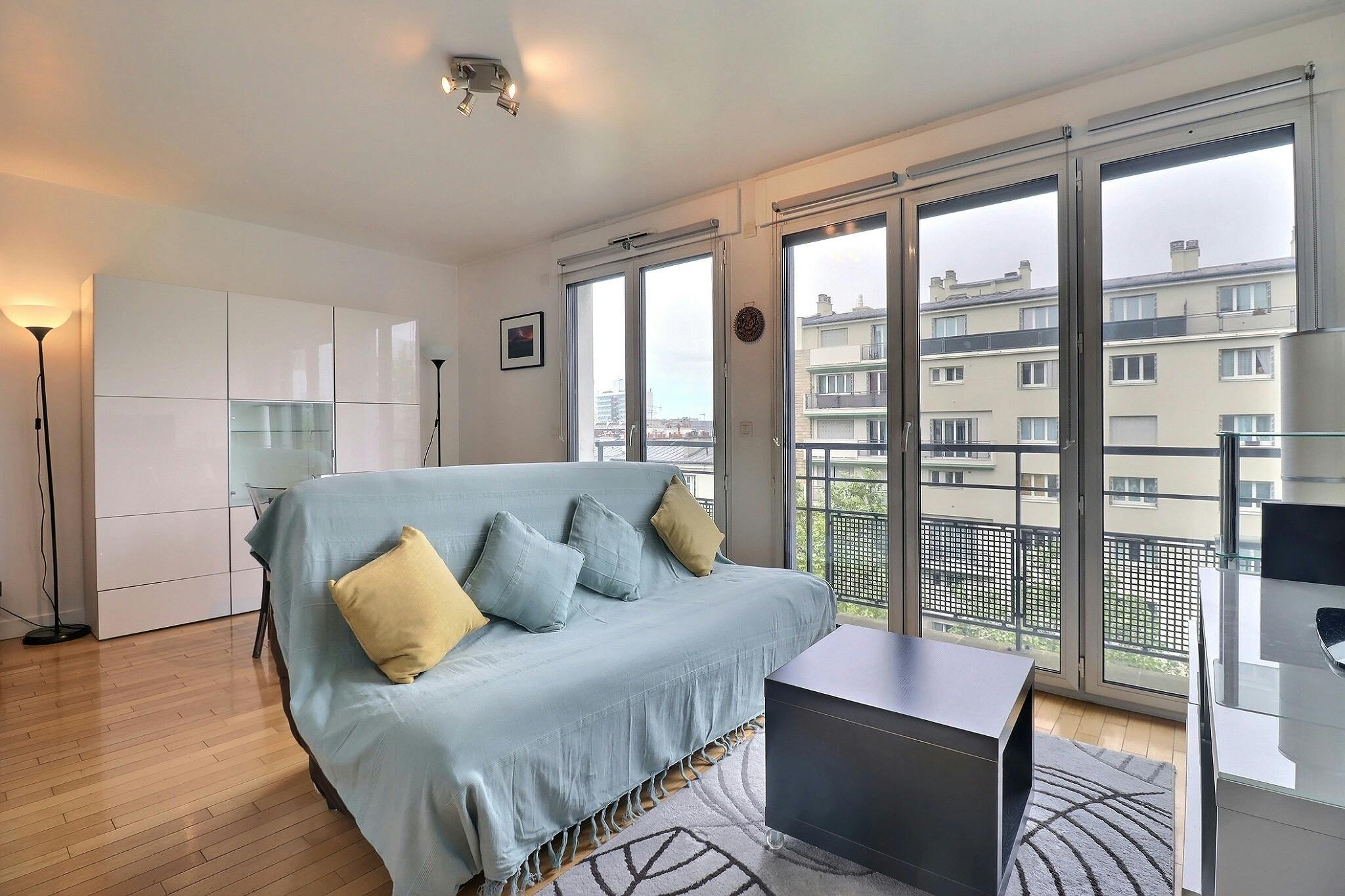 Boulevard Diderot, Paris preview