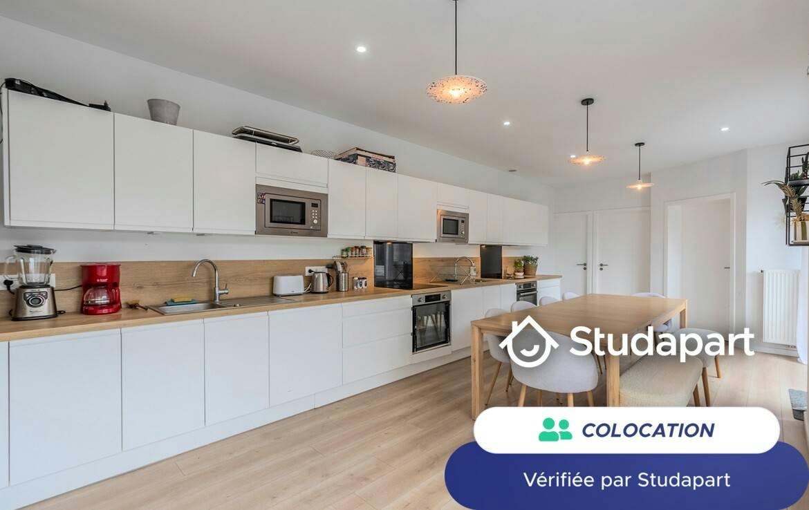 Private room for rent for €630 per month in Lambersart, Rue de Lille