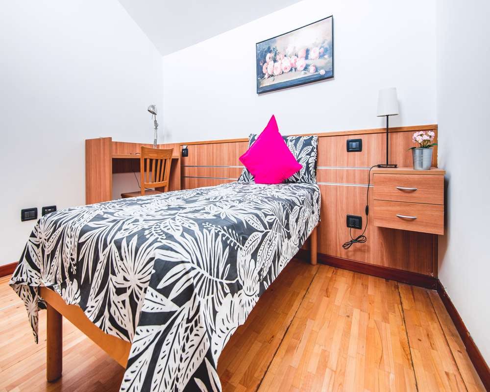 单间公寓 正在以 €1,245 的月租出租，其位于 Milan, Viale Vincenzo Lancetti