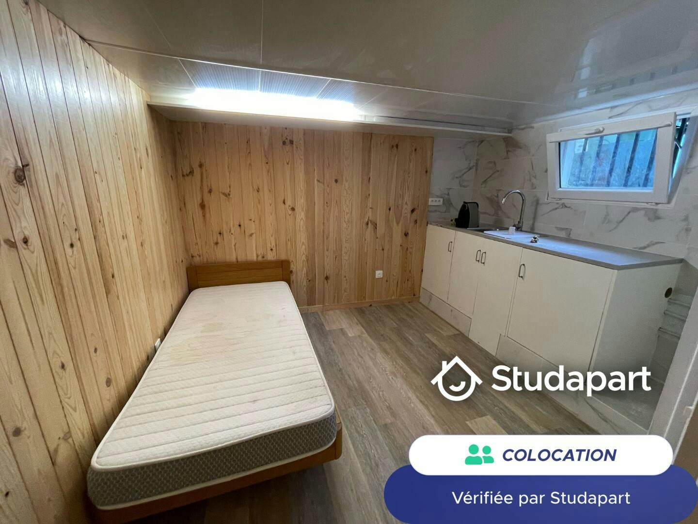 Private room for rent for €575 per month in Antony, Rue Charles Lebeau